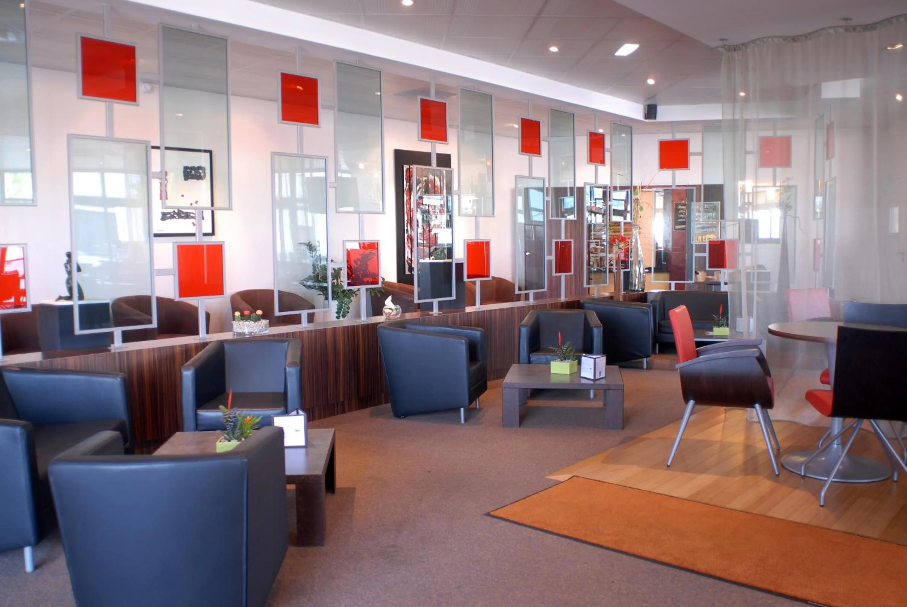 Lobby or reception in Hotel De Loire et Restaurant Les Bateliers