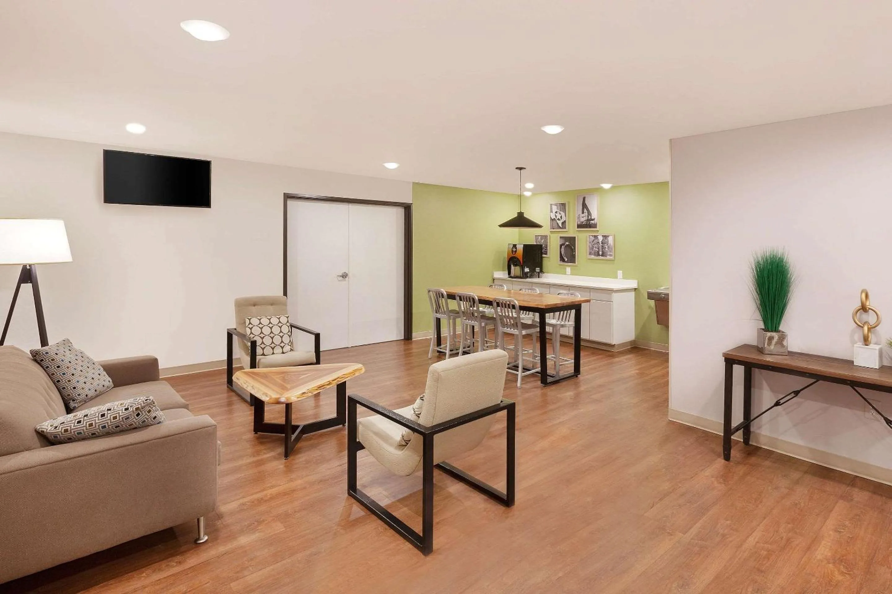 Lobby or reception in WoodSpring Suites Las Colinas - Northwest Dallas