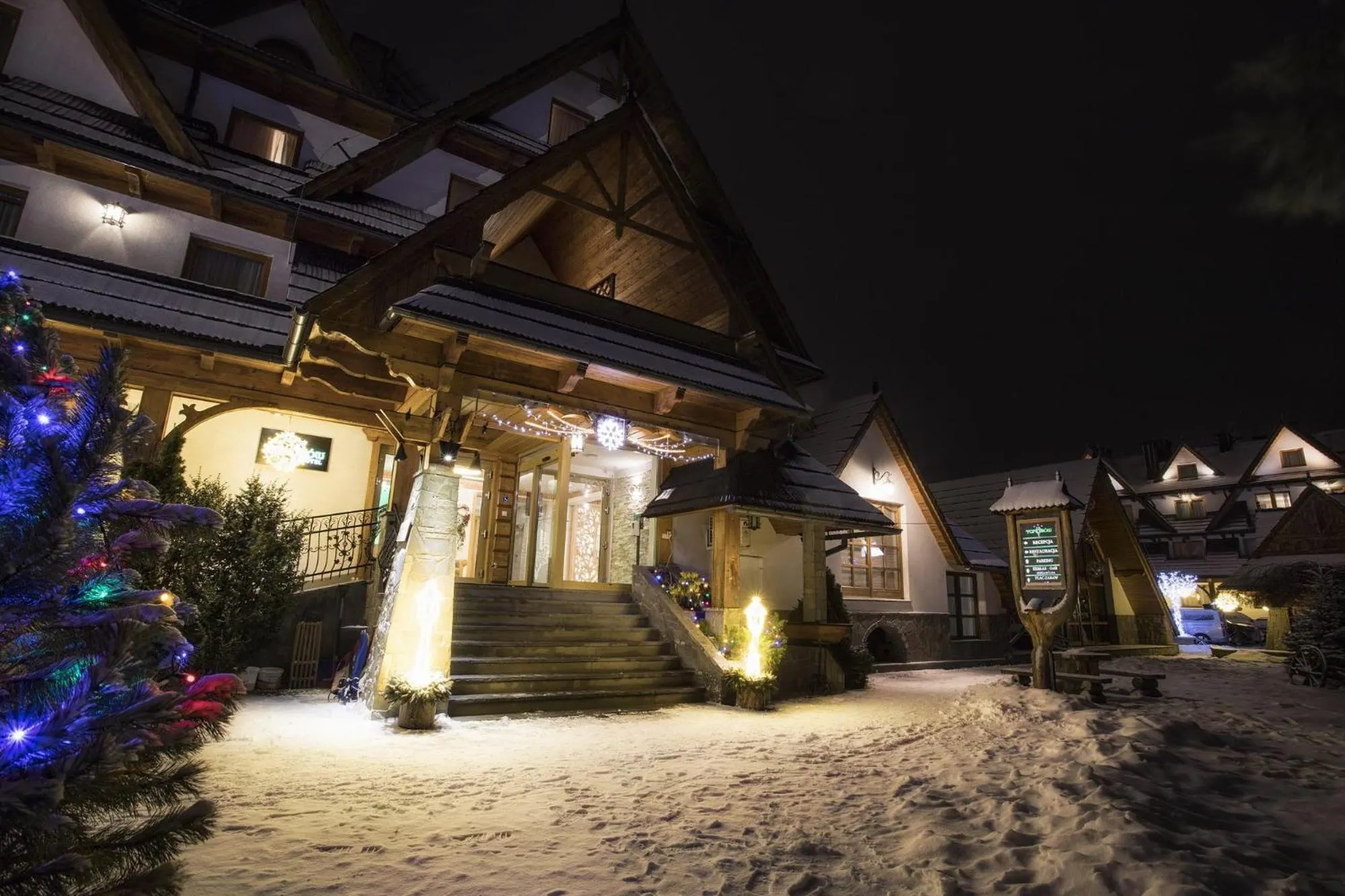 Facade/entrance in Hotel Toporów