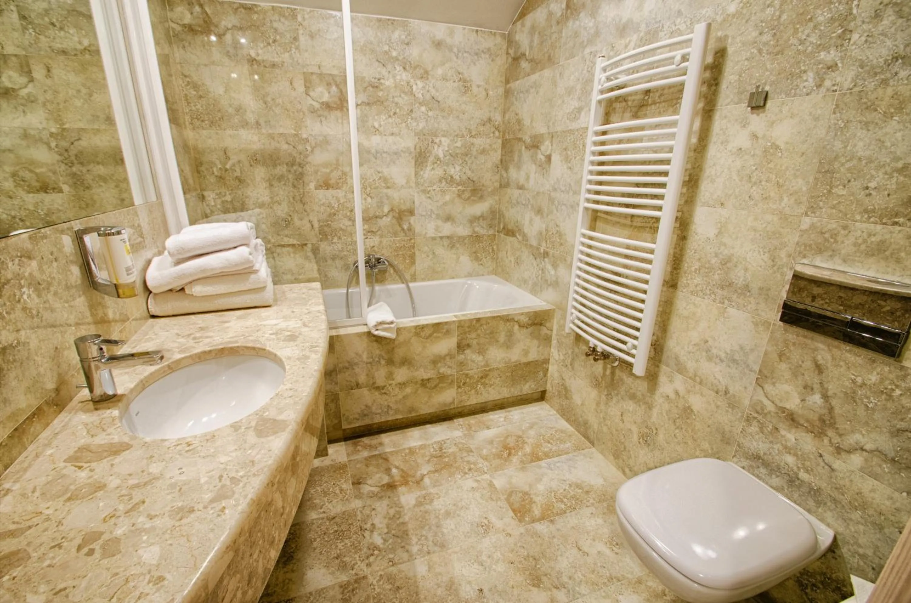 Photo of the whole room in Hotel Toporów