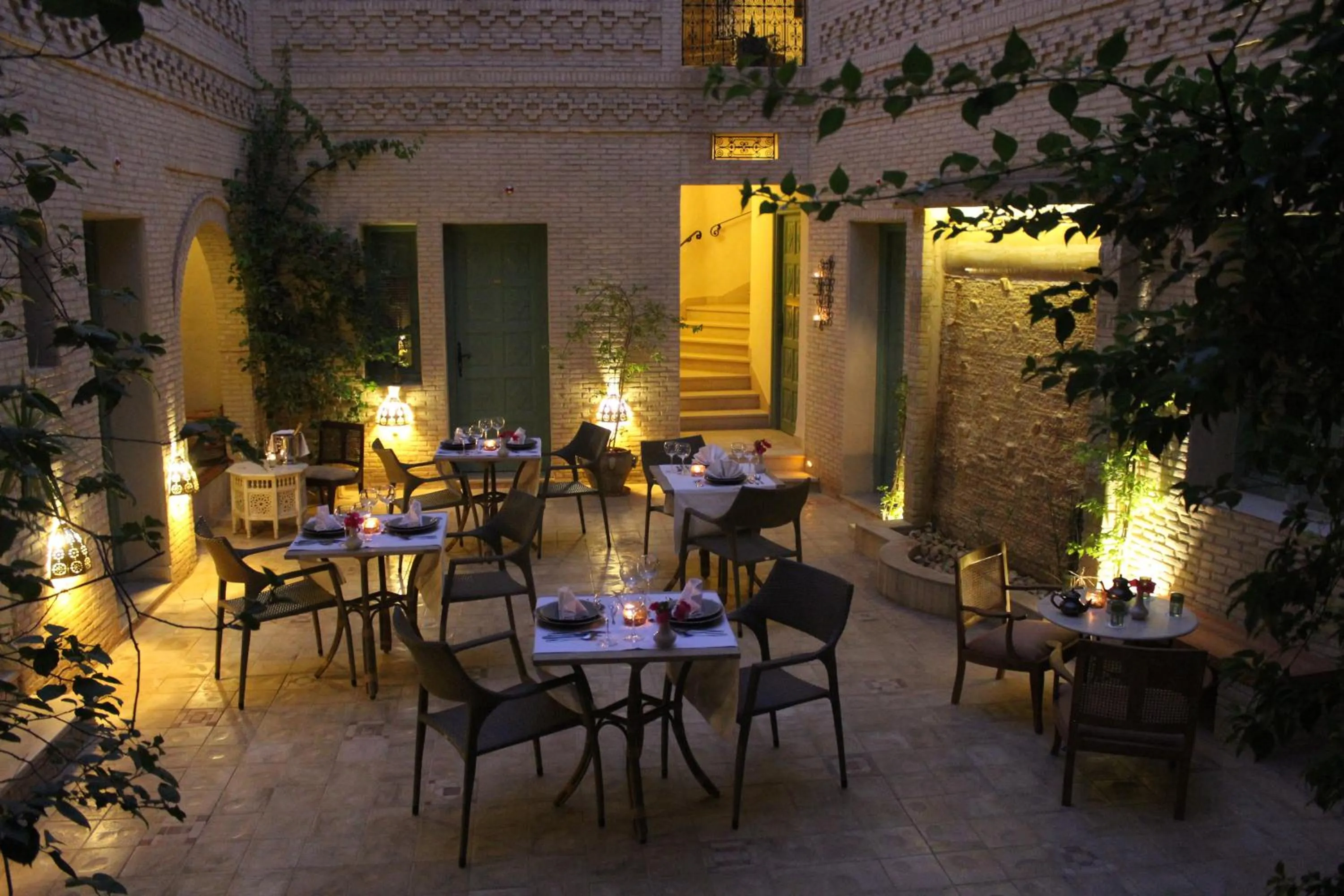Restaurant/places to eat in Dar Saida Beya