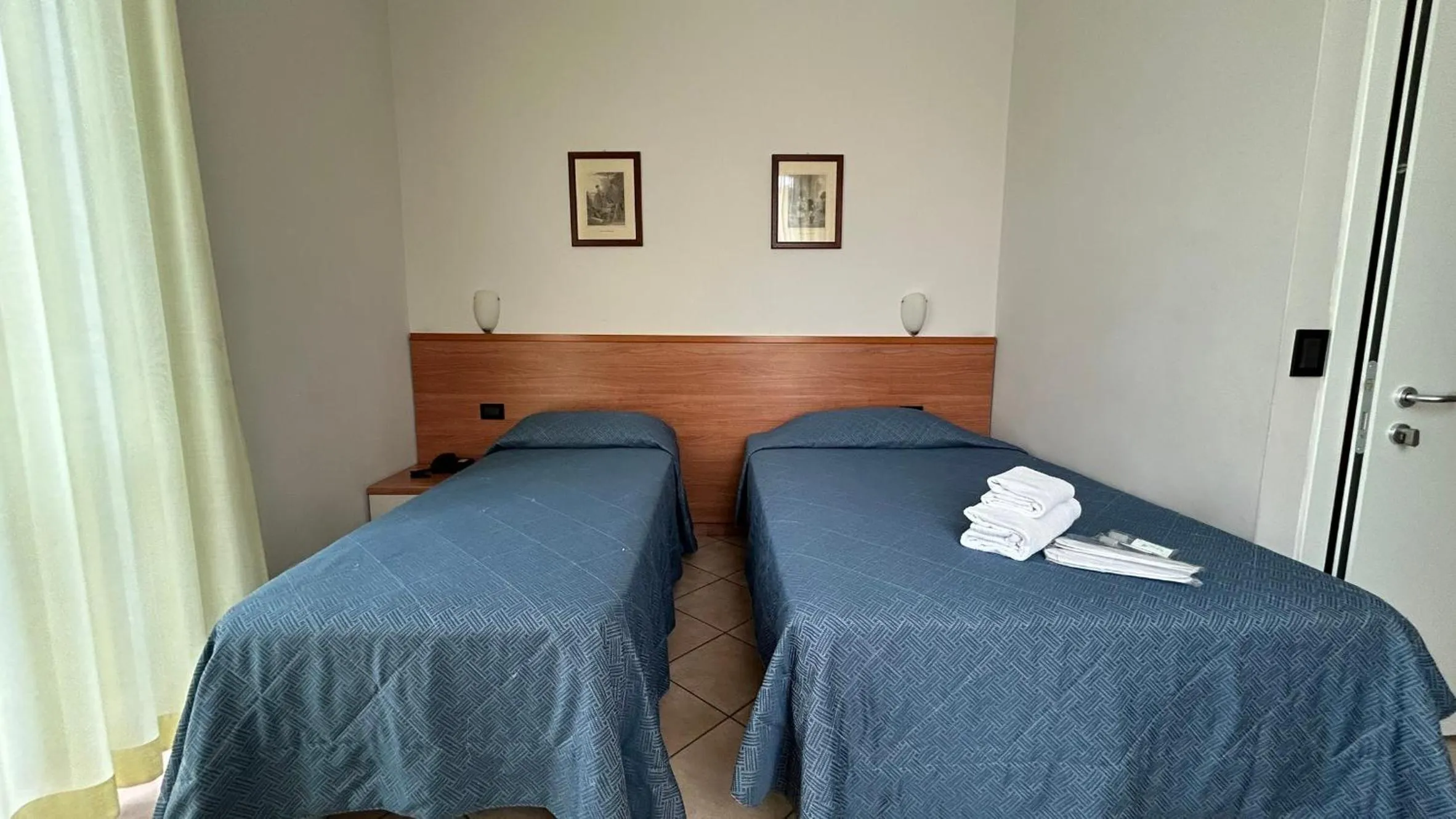 Bed in Albergo Salerno