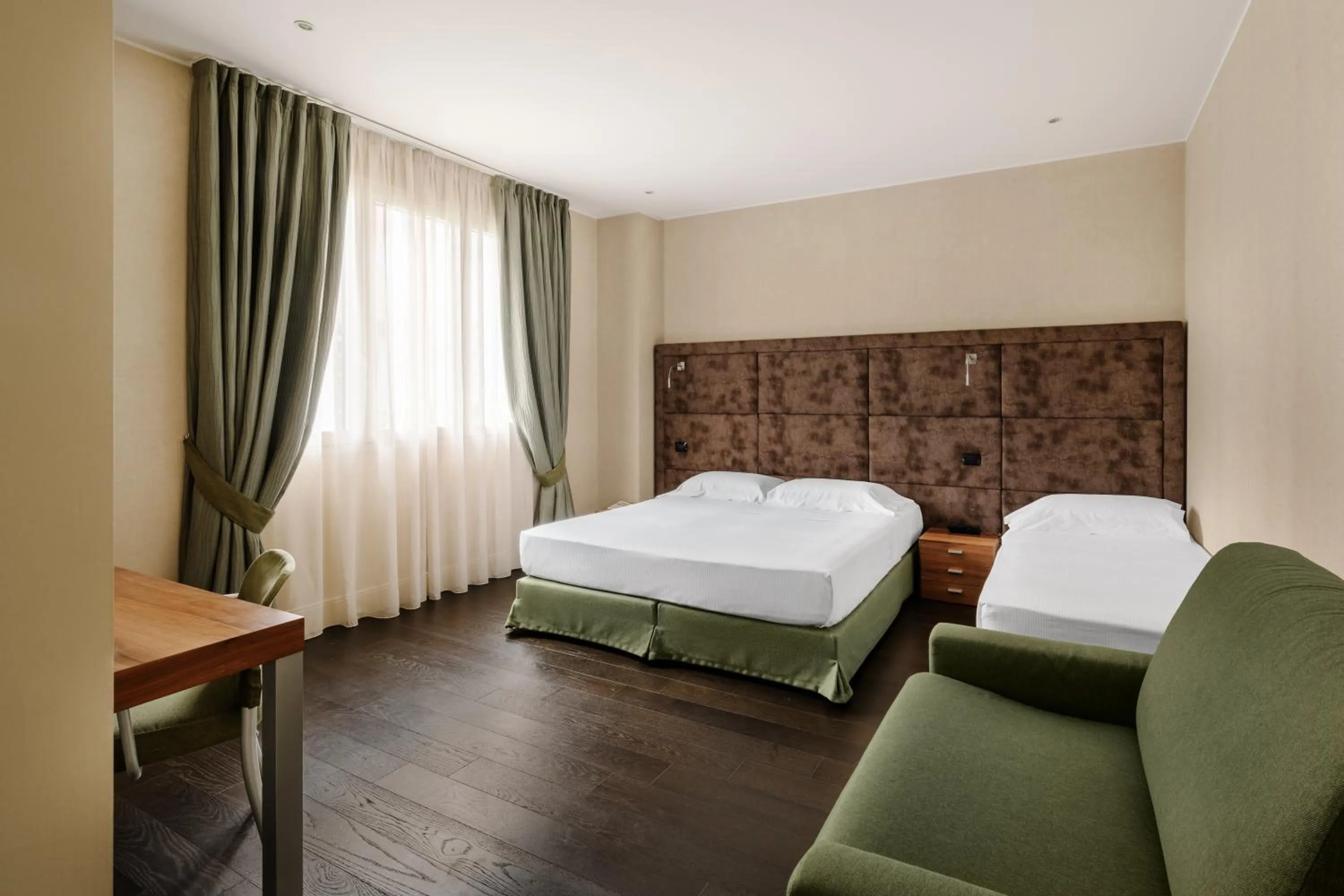 Bedroom, Bed in Hotel Cora