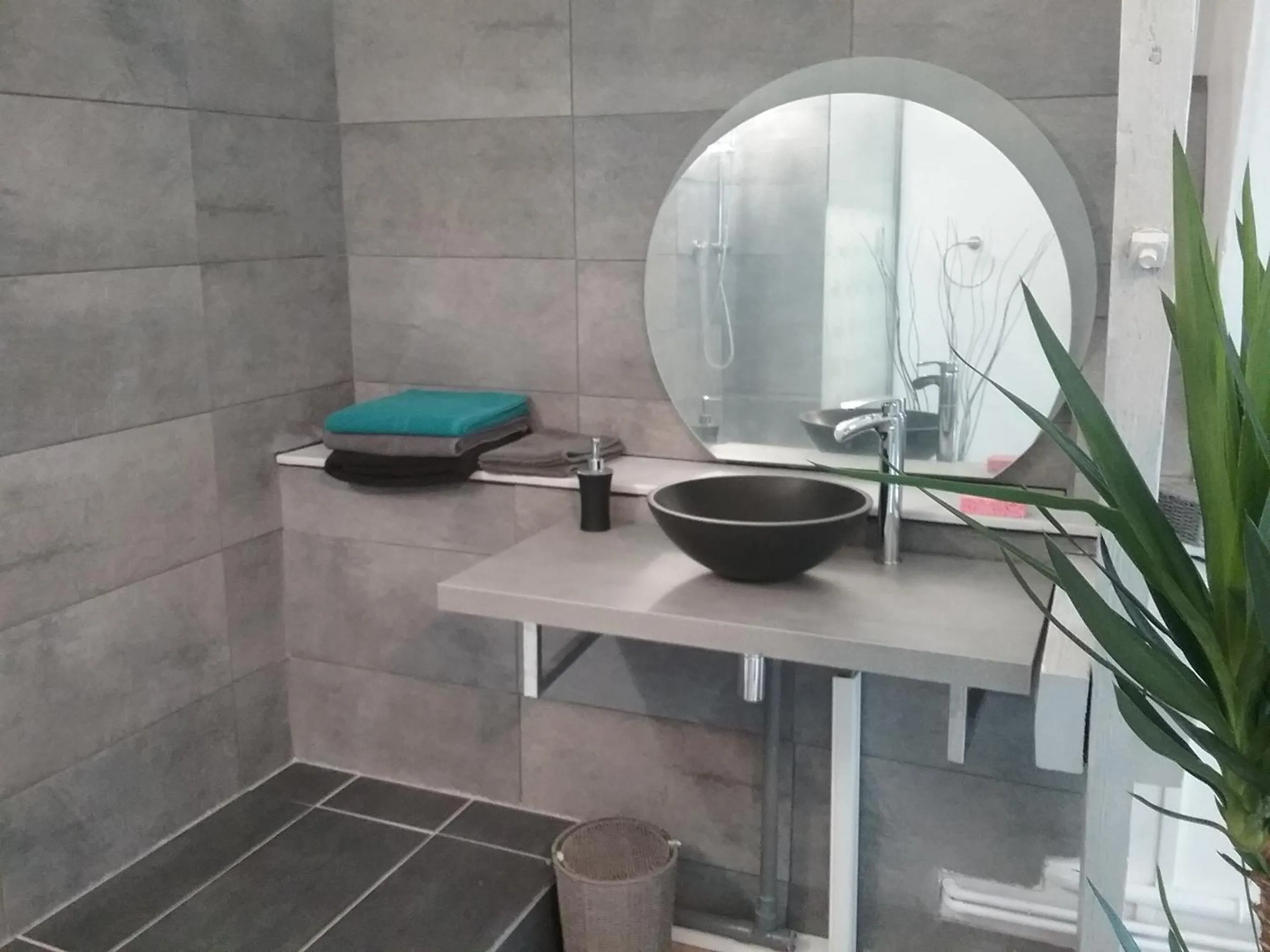 Bathroom in Chambre d'hôtes "COQUELICOT"