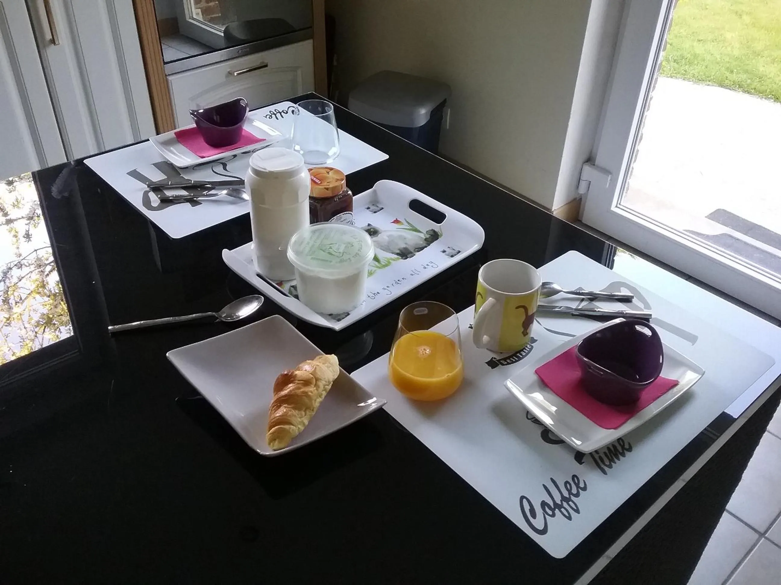 Library in Chambre d'hôtes "COQUELICOT"