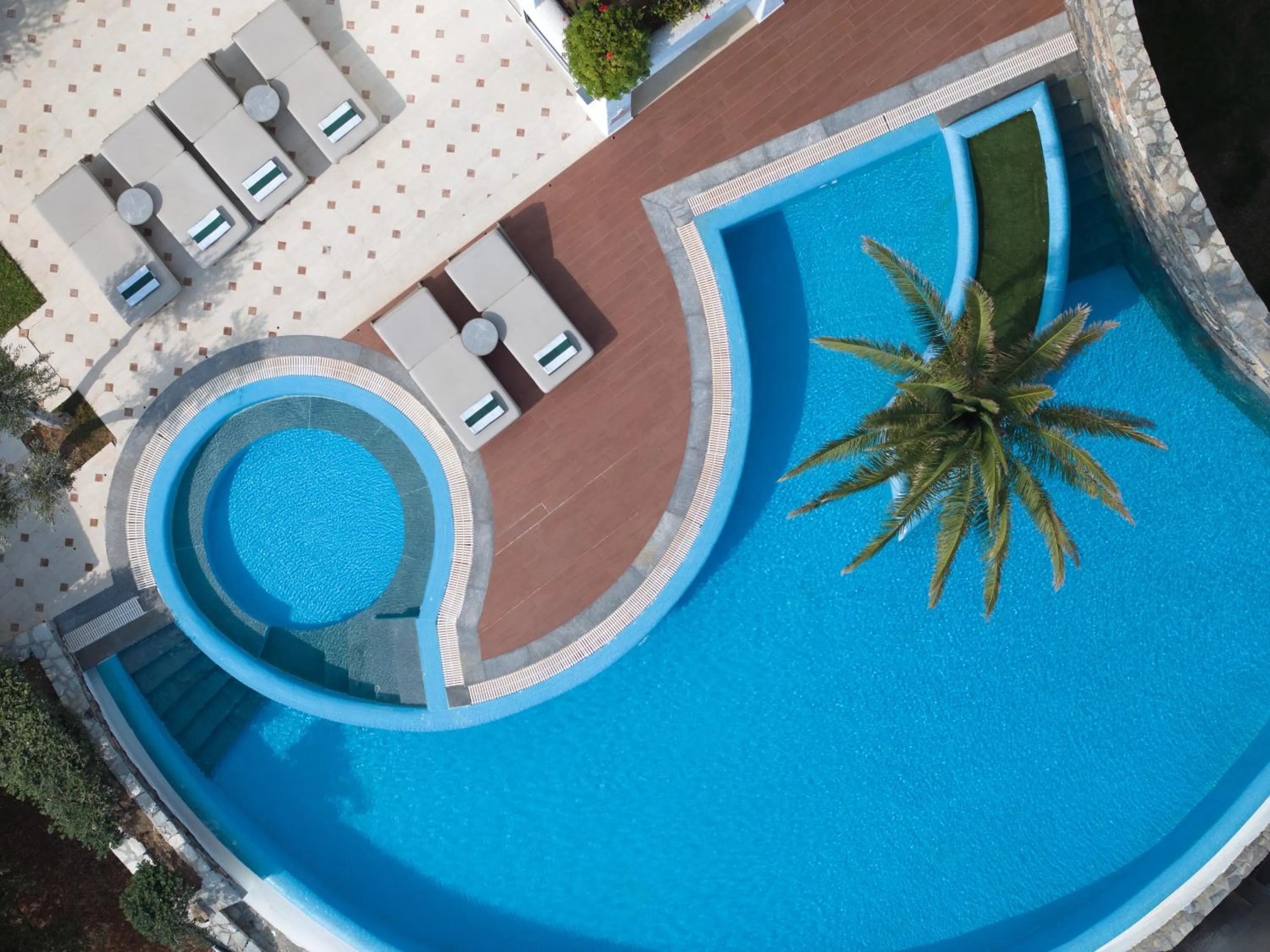 Pool view in Elounda Gulf Villas by Sandglass