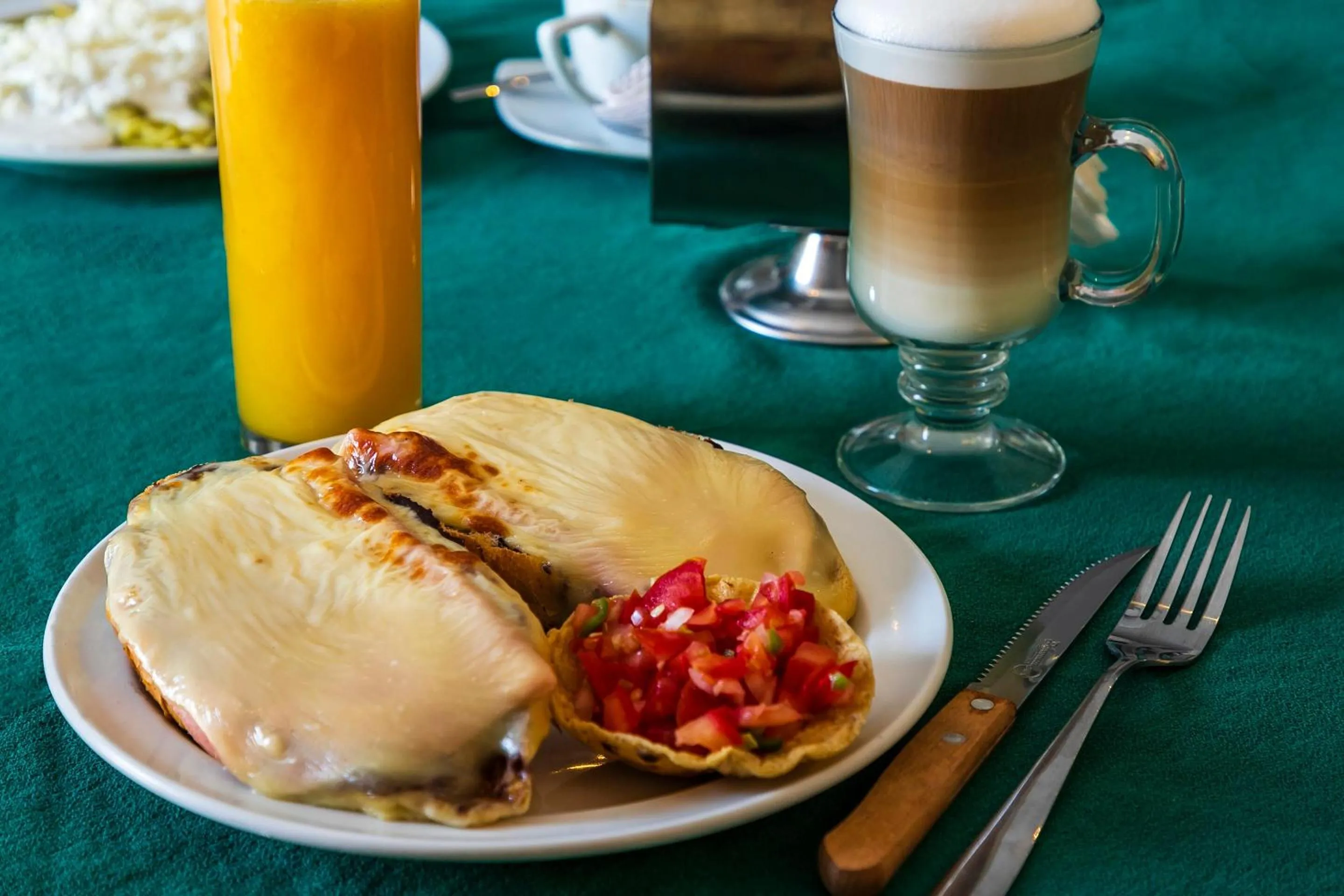 Food in Autoparador Del Valle
