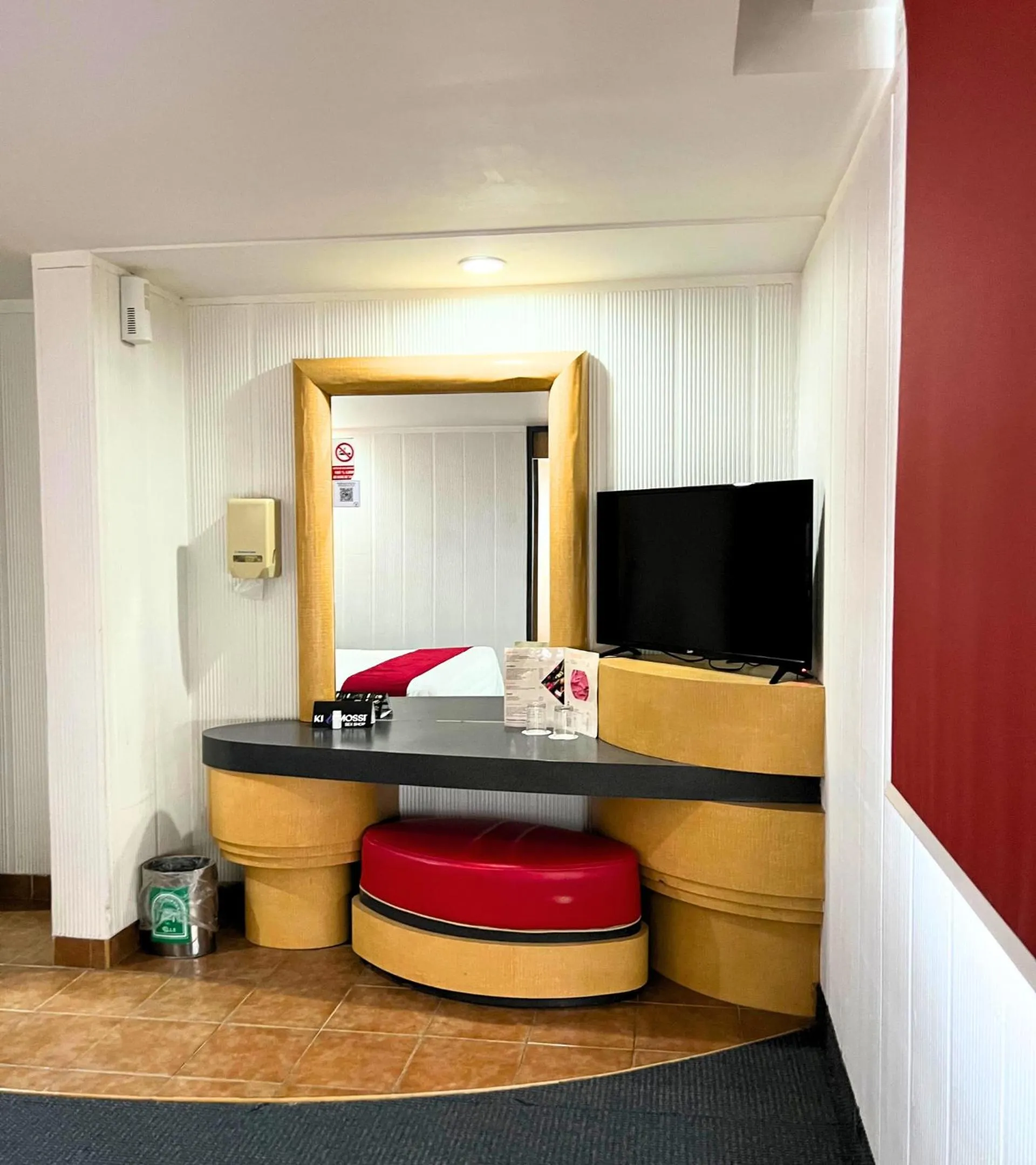 furniture, Bed in Autoparador Del Valle