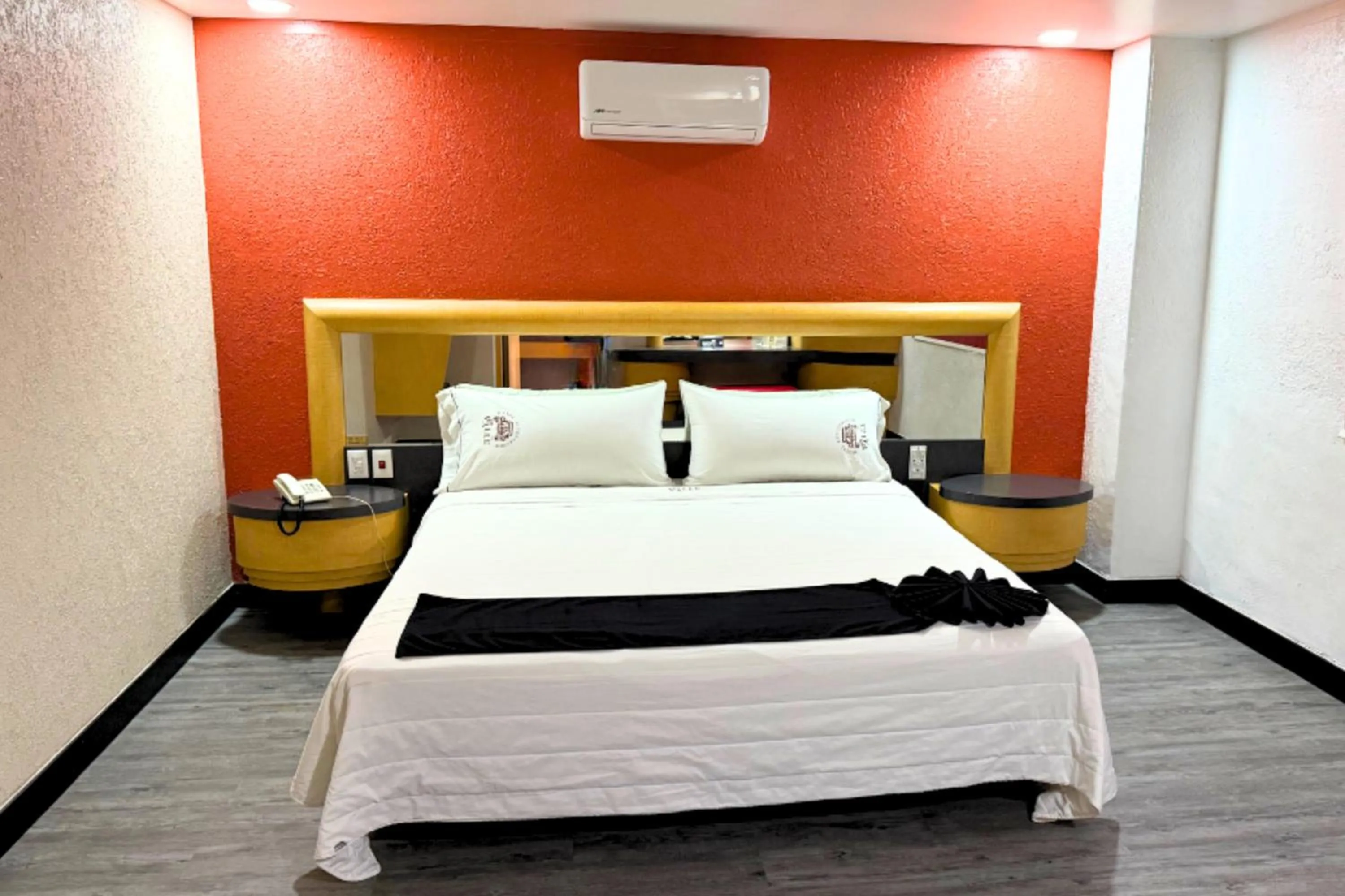 Bedroom, Bed in Autoparador Del Valle