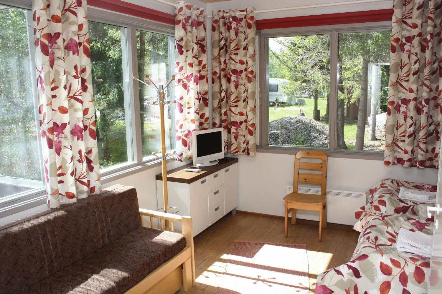 Photo of the whole room, Bed in Hotel Rantakatti