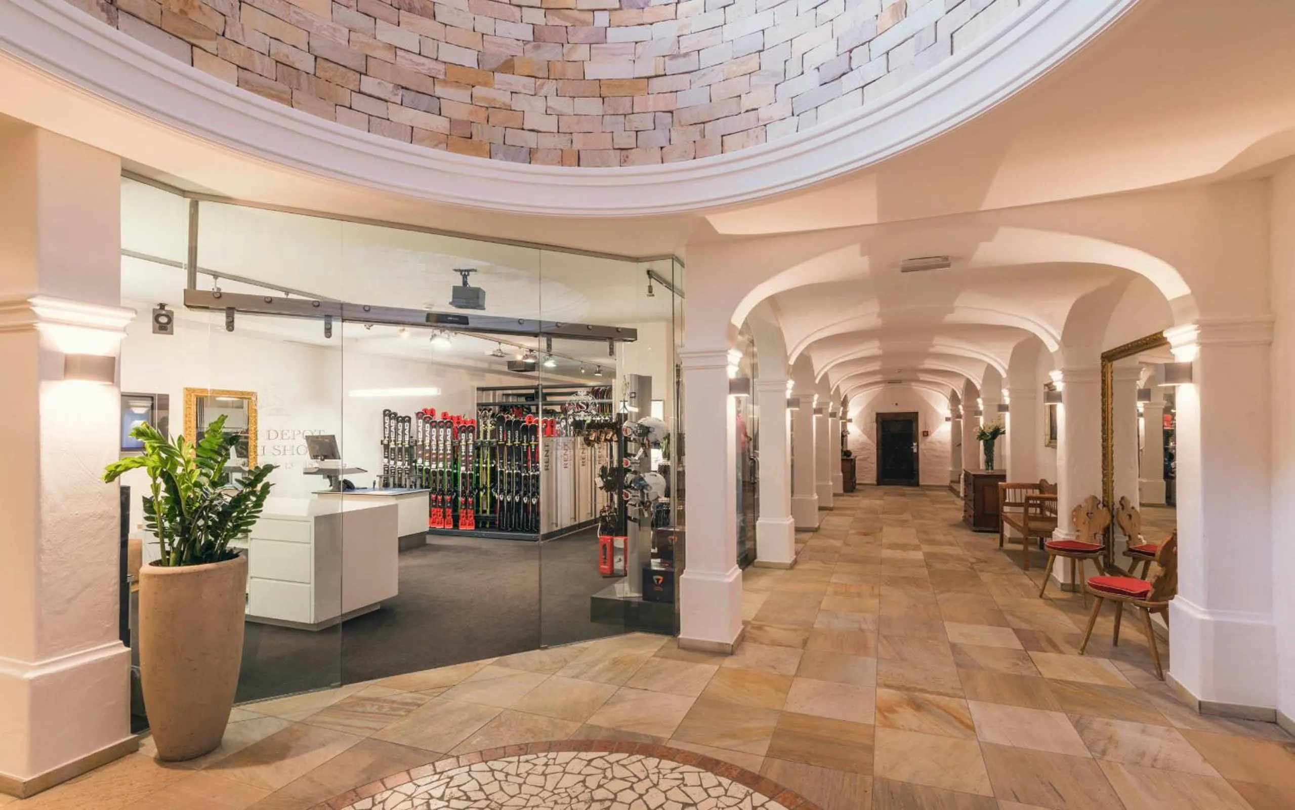 On-site shops in Schlosshotel Ischgl 5-Sterne Superior