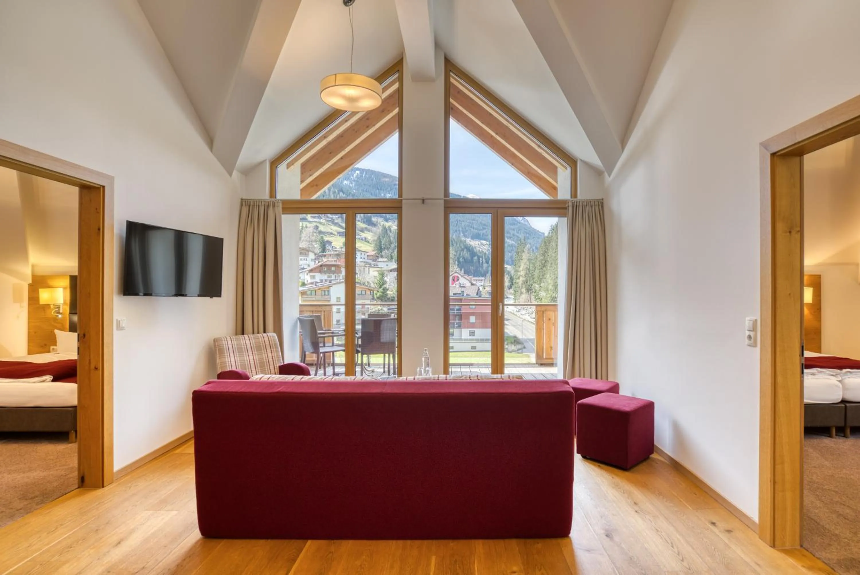 TV and multimedia, Bed in Mallaun Hotel.Erlebnis