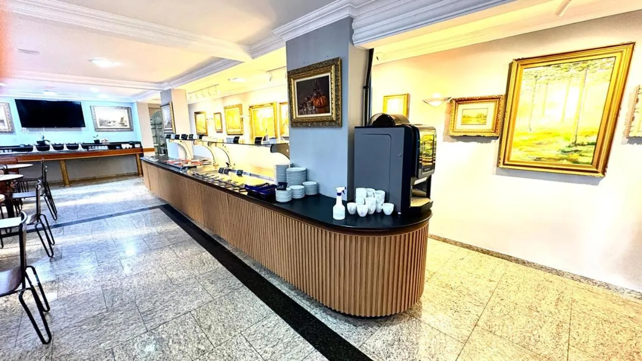 HOTEL DEL REY CURITIBA by POTY - NA FAMOSA RUA XV DE NOVEMBRO