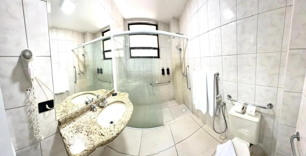 HOTEL DEL REY CURITIBA by POTY - NA FAMOSA RUA XV DE NOVEMBRO