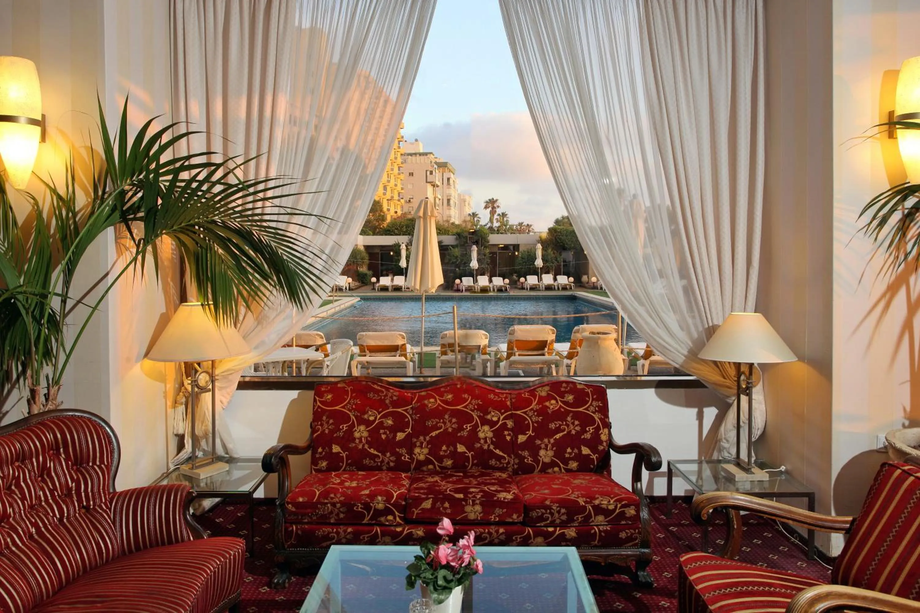 Restaurant/places to eat in The Seasons Hotel -Studio & Suite