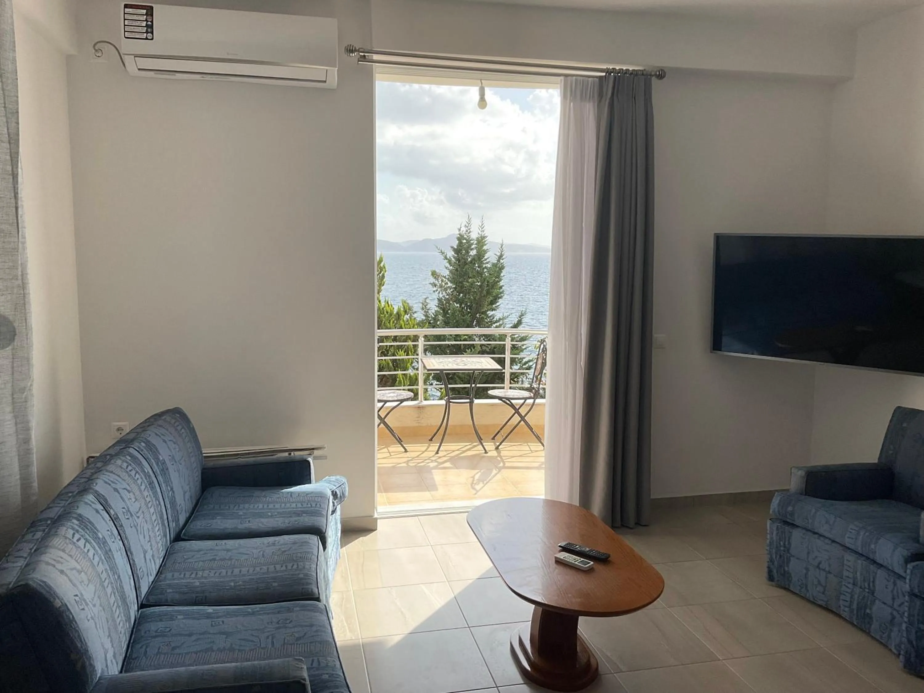 Apartment with Balcony in Mojito Beach Apartments with Sea View &Free Parking