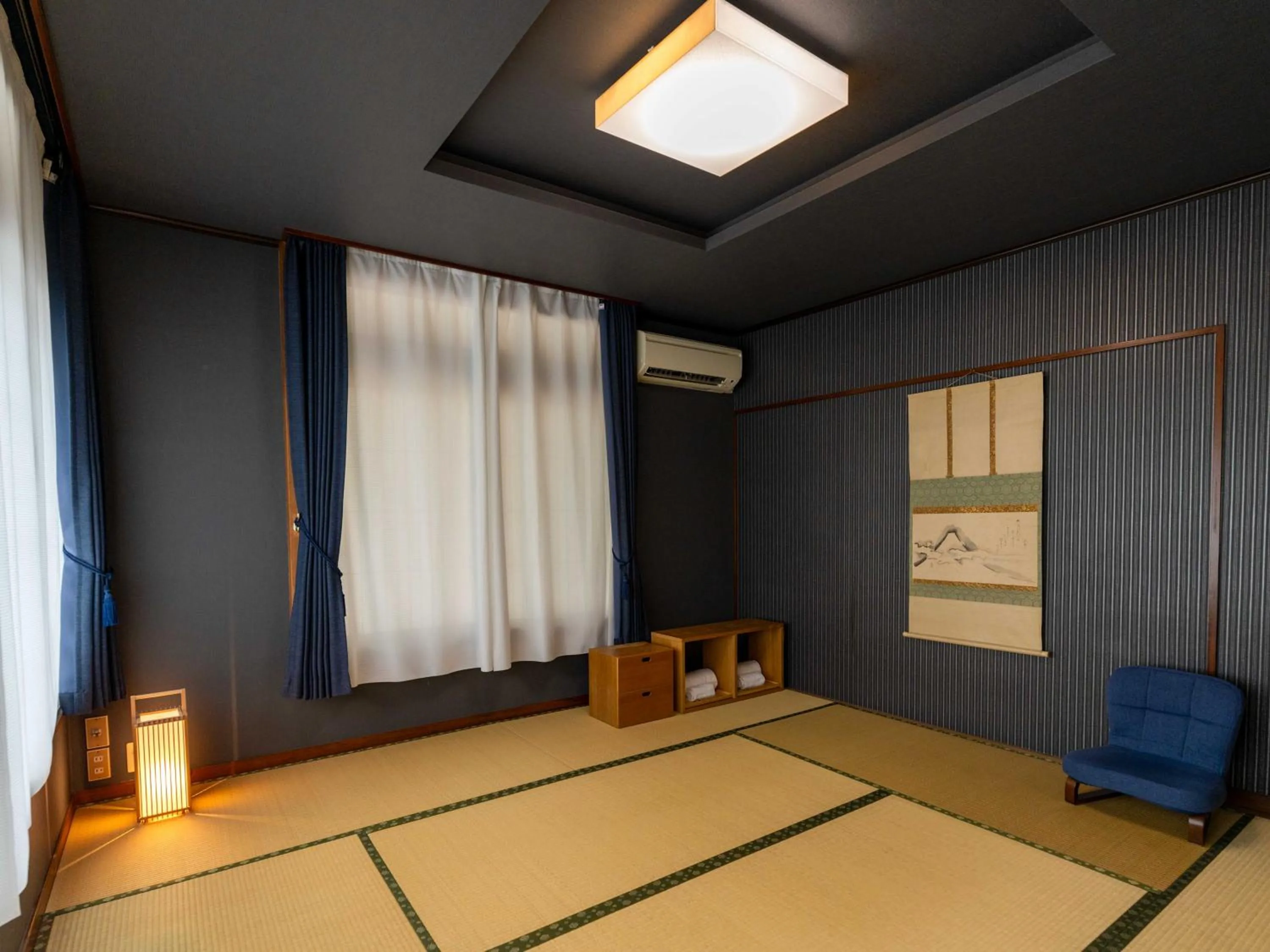 Photo of the whole room, Bed in Temple Hotel Takayama Zenkoji