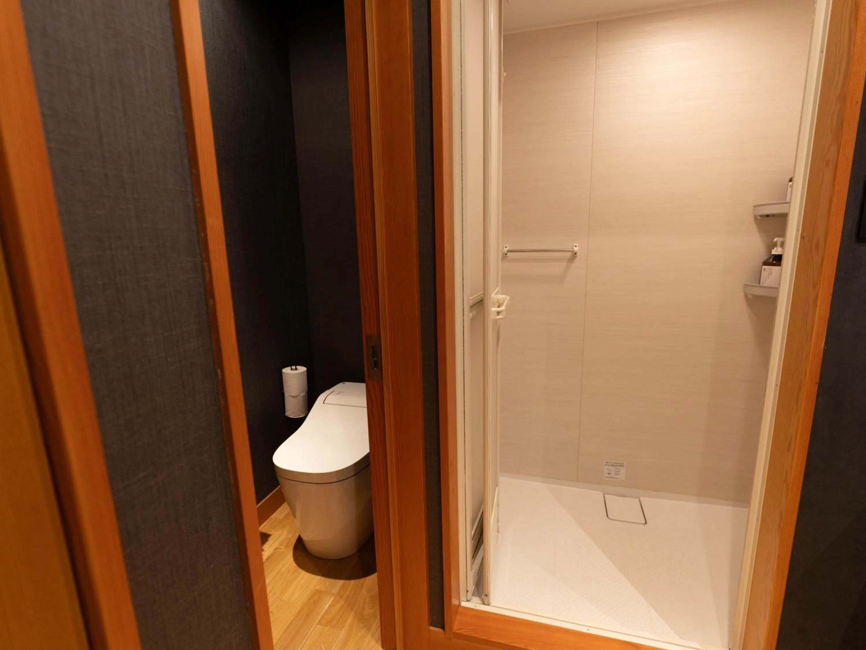 Shower in Temple Hotel Takayama Zenkoji