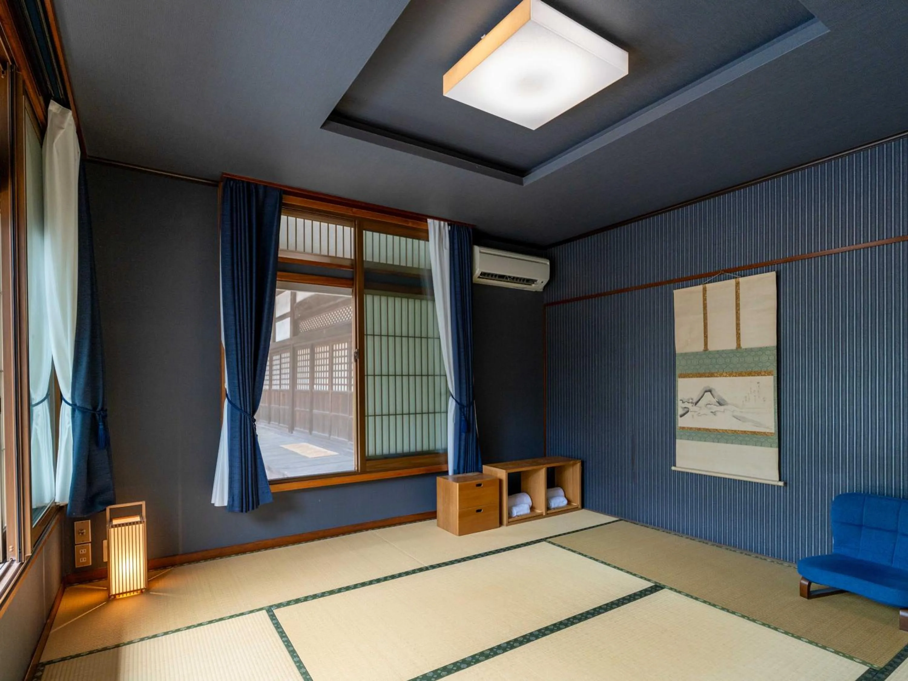 Photo of the whole room, Bed in Temple Hotel Takayama Zenkoji