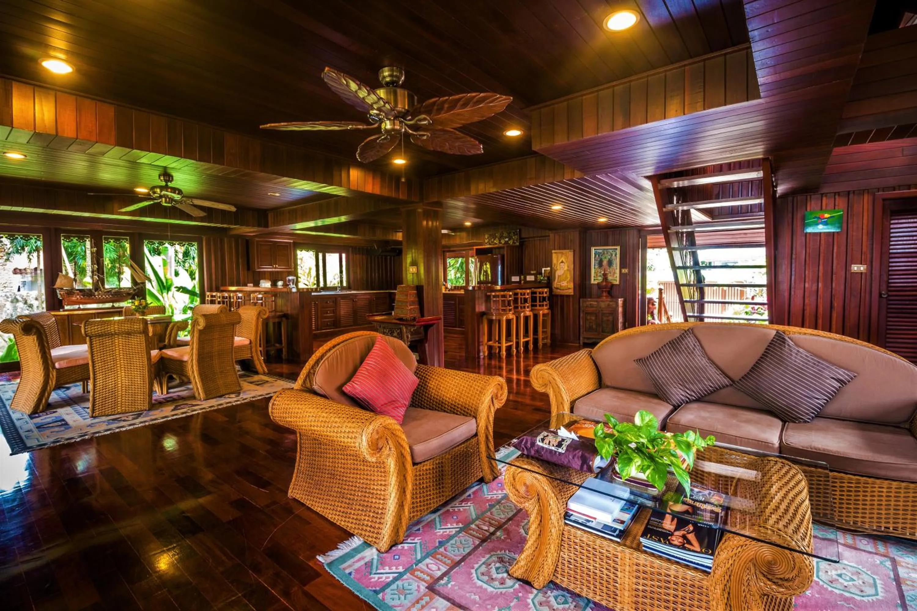 TV and multimedia in Erawan Villa Hotel