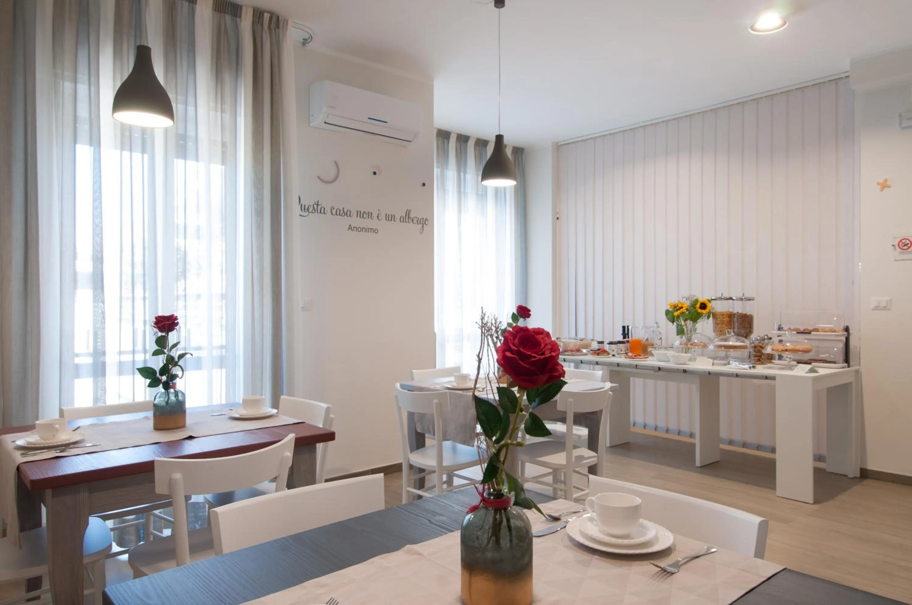 Communal lounge/ TV room in KissfromSalento B&B+Bike