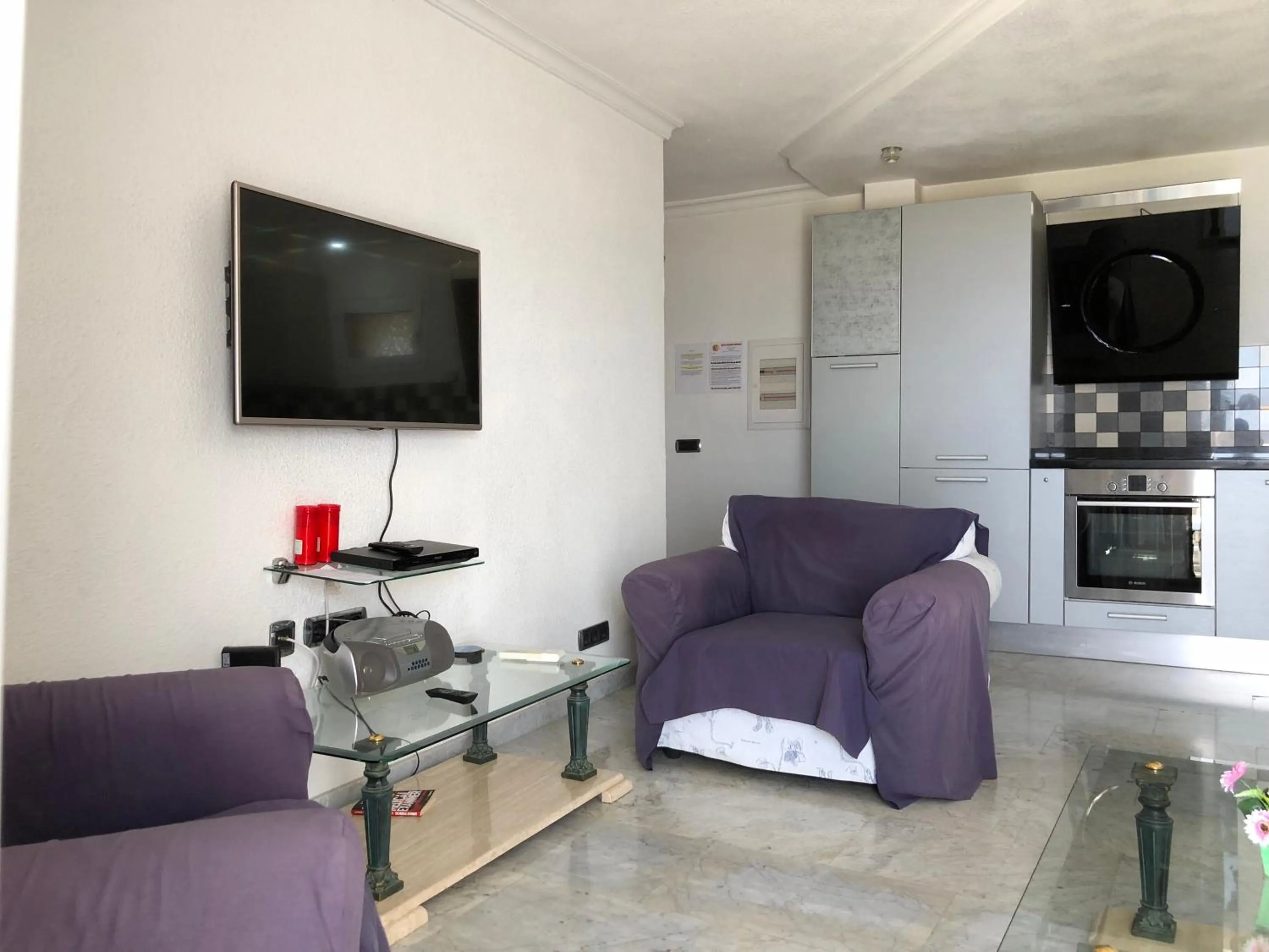 TV and multimedia in Los Geranios