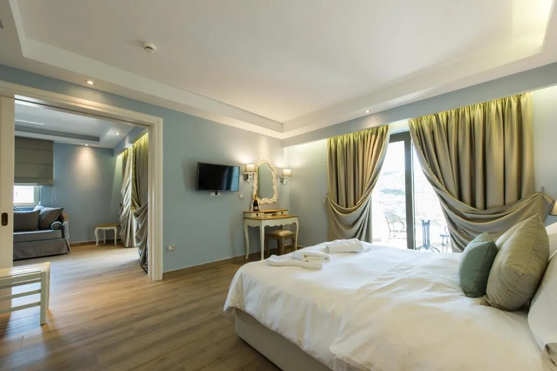 Bedroom, Bed in Adams Hotel