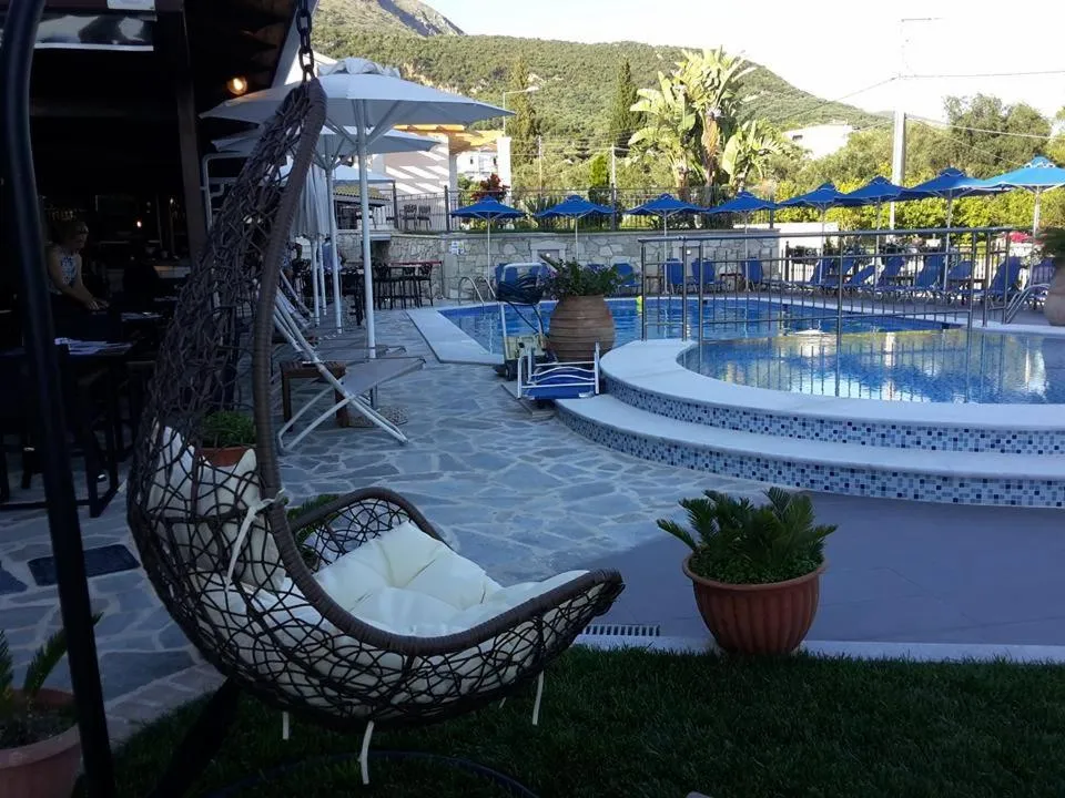 Food and drinks in Adams Hotel