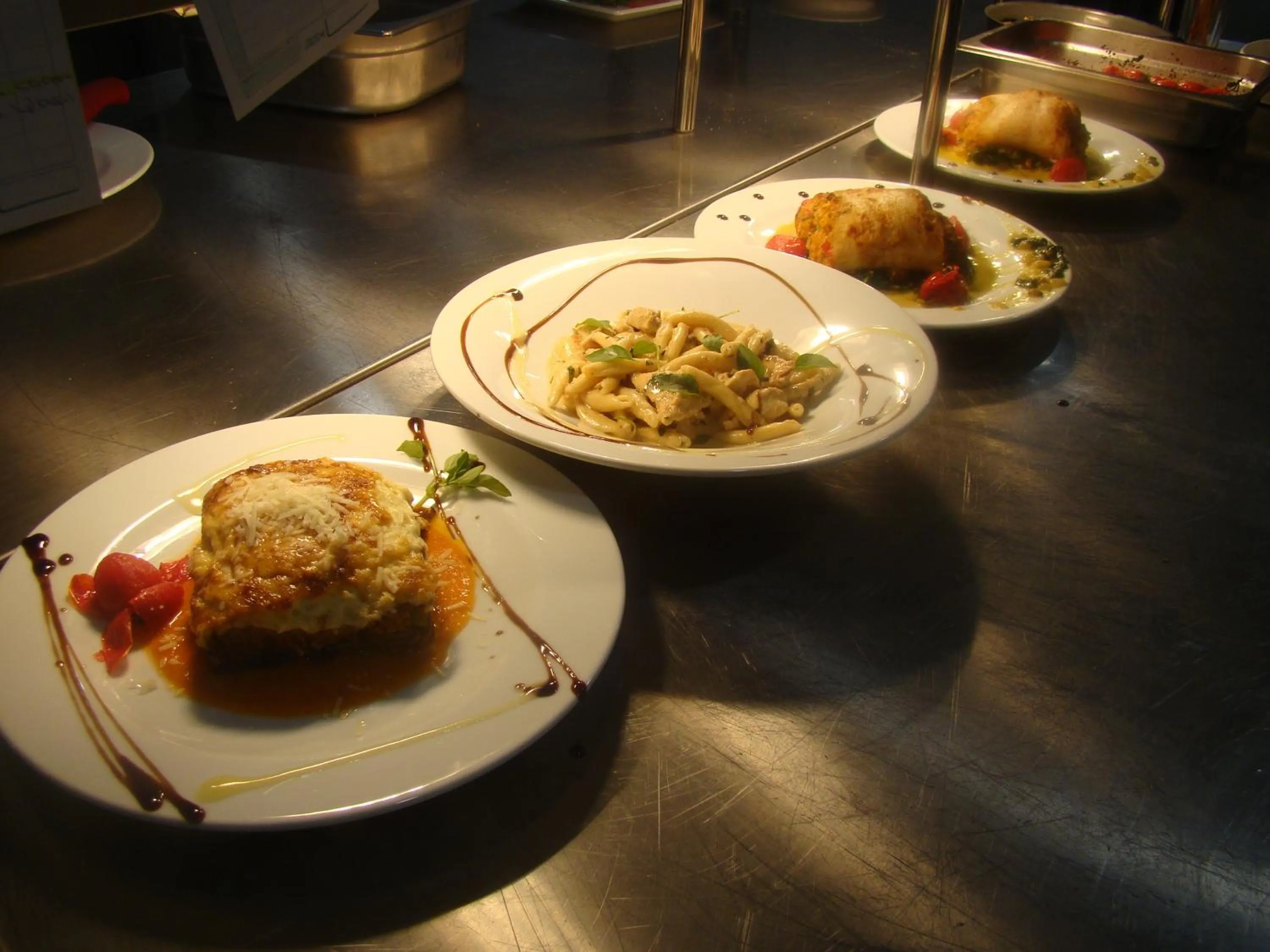 Restaurant/places to eat in Adams Hotel