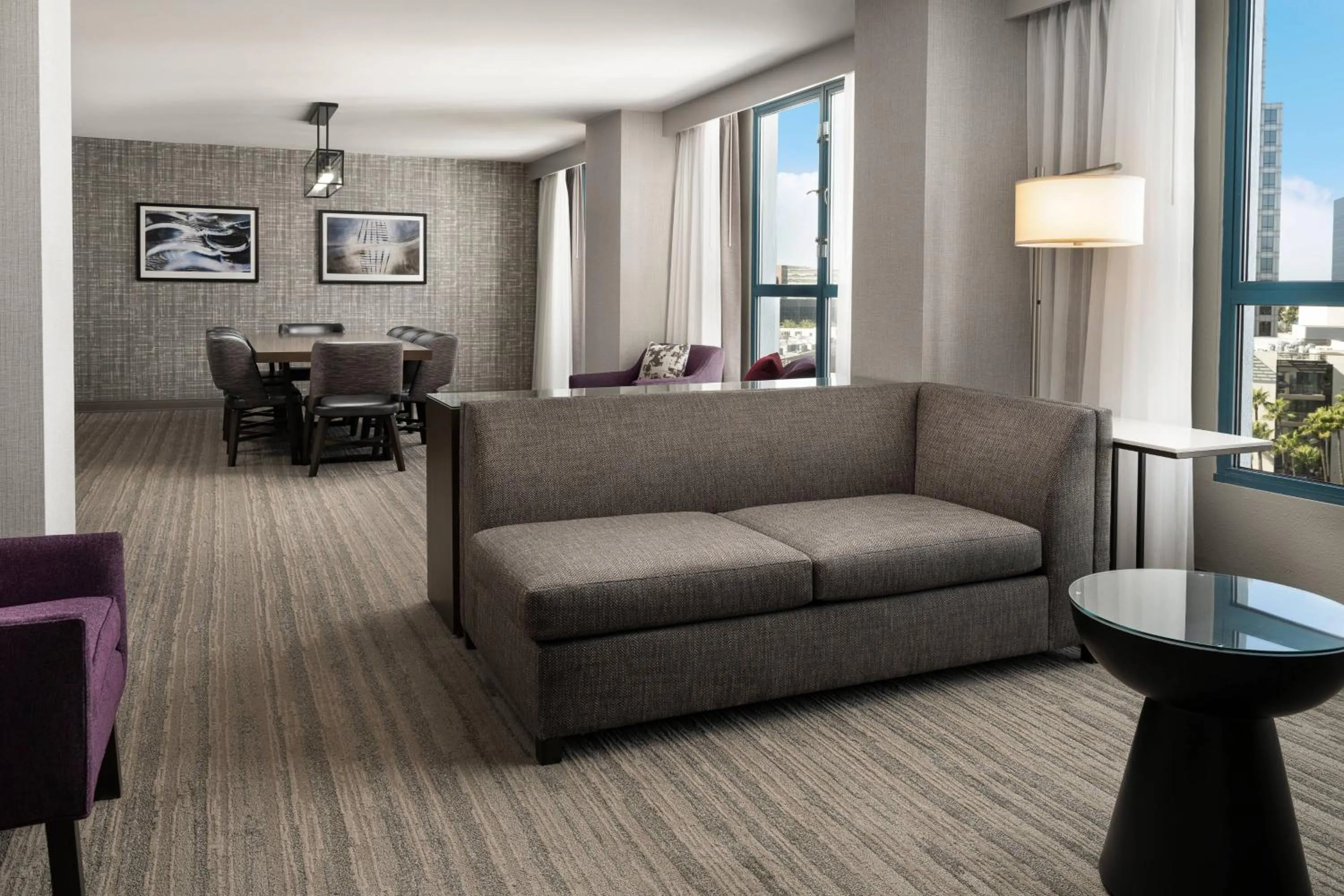 Living room in Costa Mesa Marriott