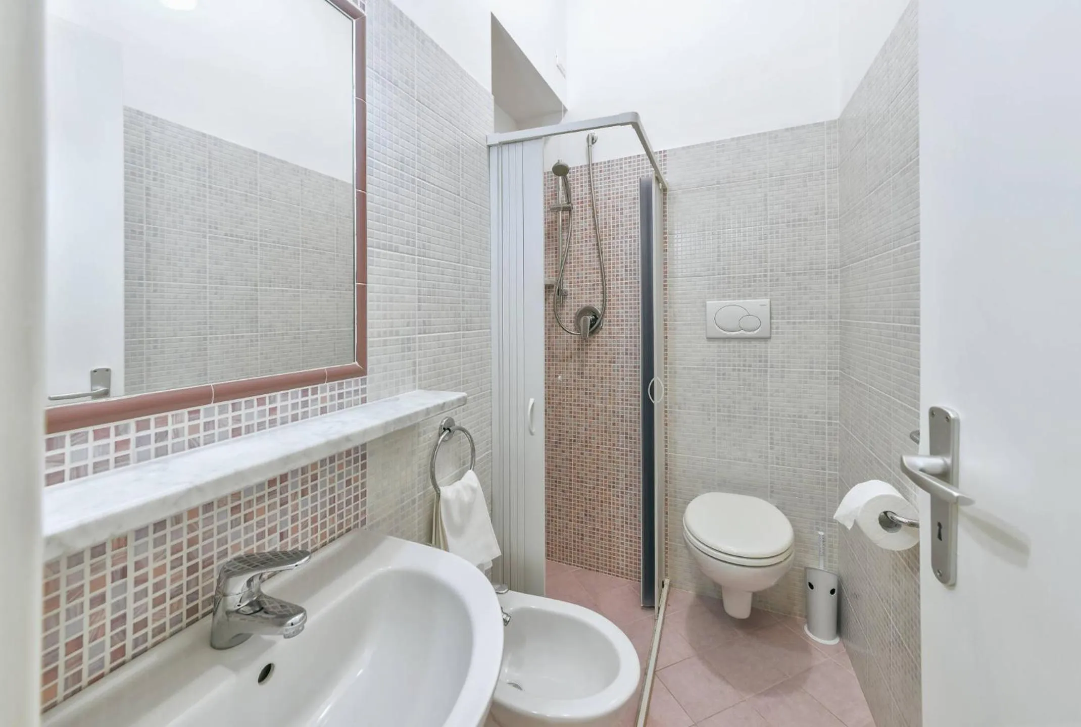 Bathroom in Hotel Villa D'Orta