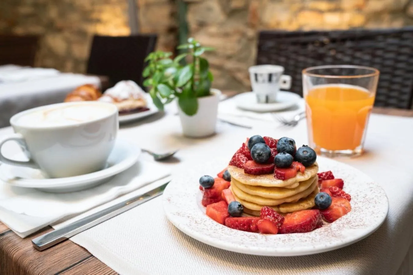 Breakfast in Residenza Conte di Cavour & Rooftop - dBe Hotels