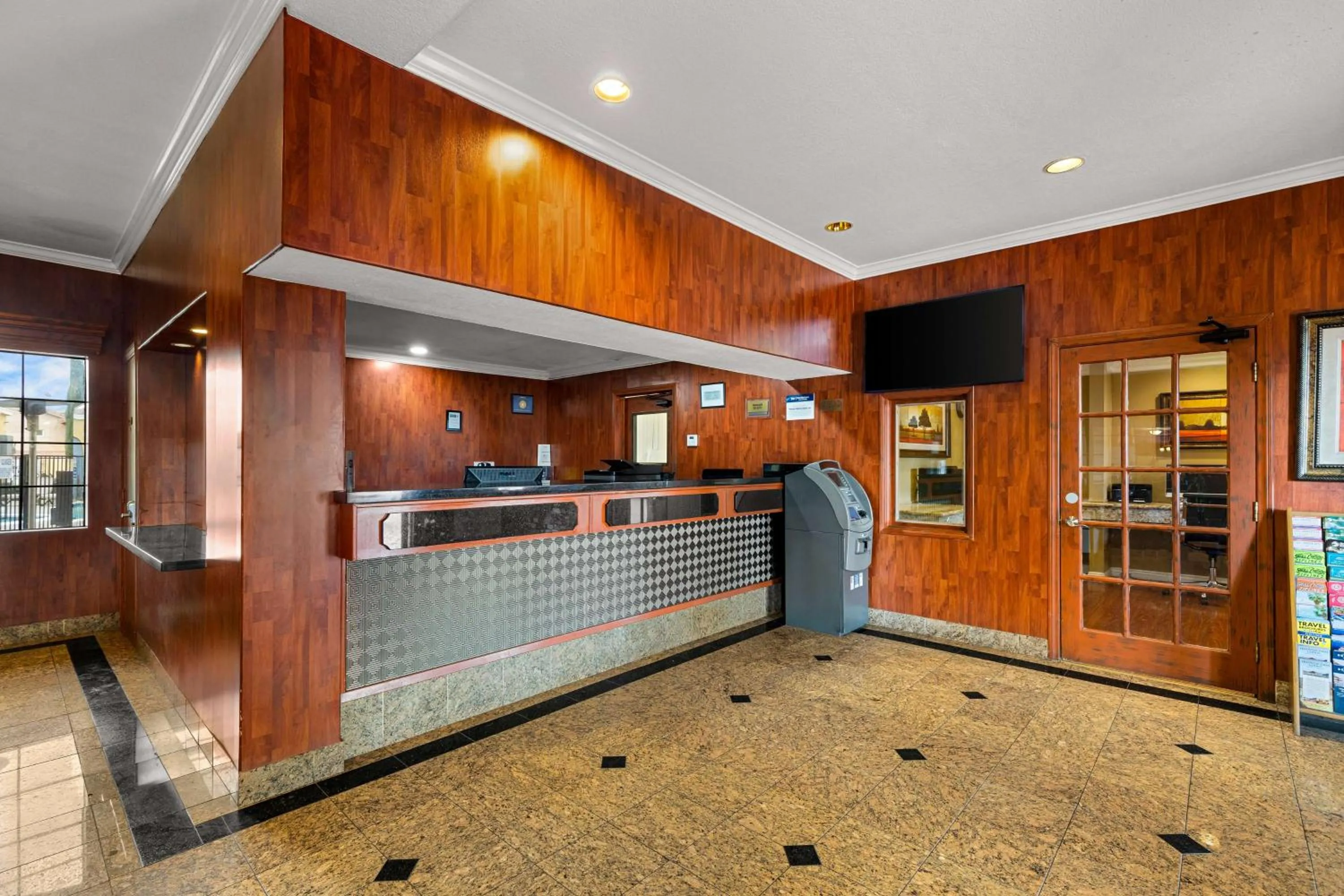 Lobby or reception in Best Western Moreno Hotel & Suites