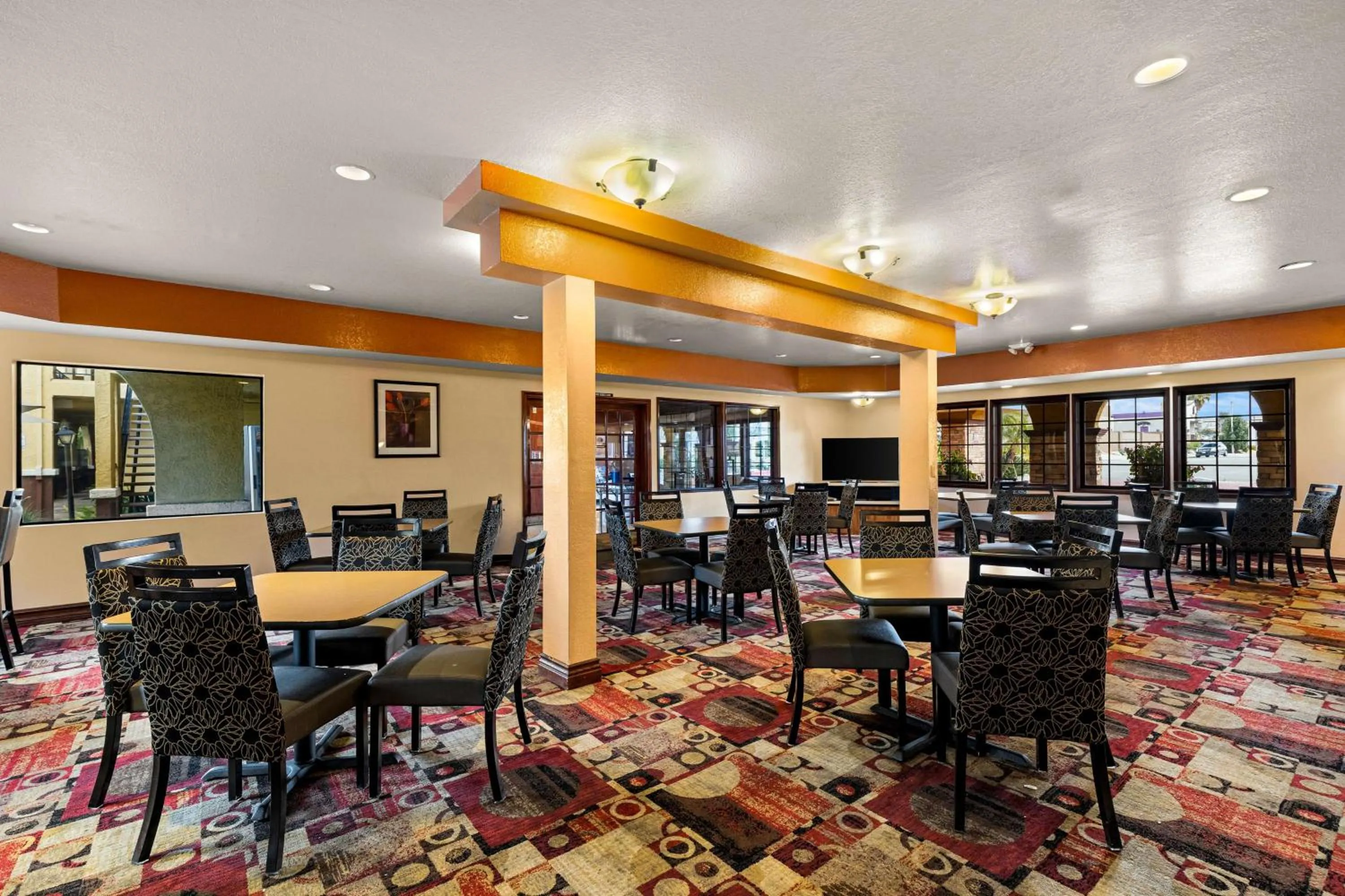 Restaurant/places to eat in Best Western Moreno Hotel & Suites