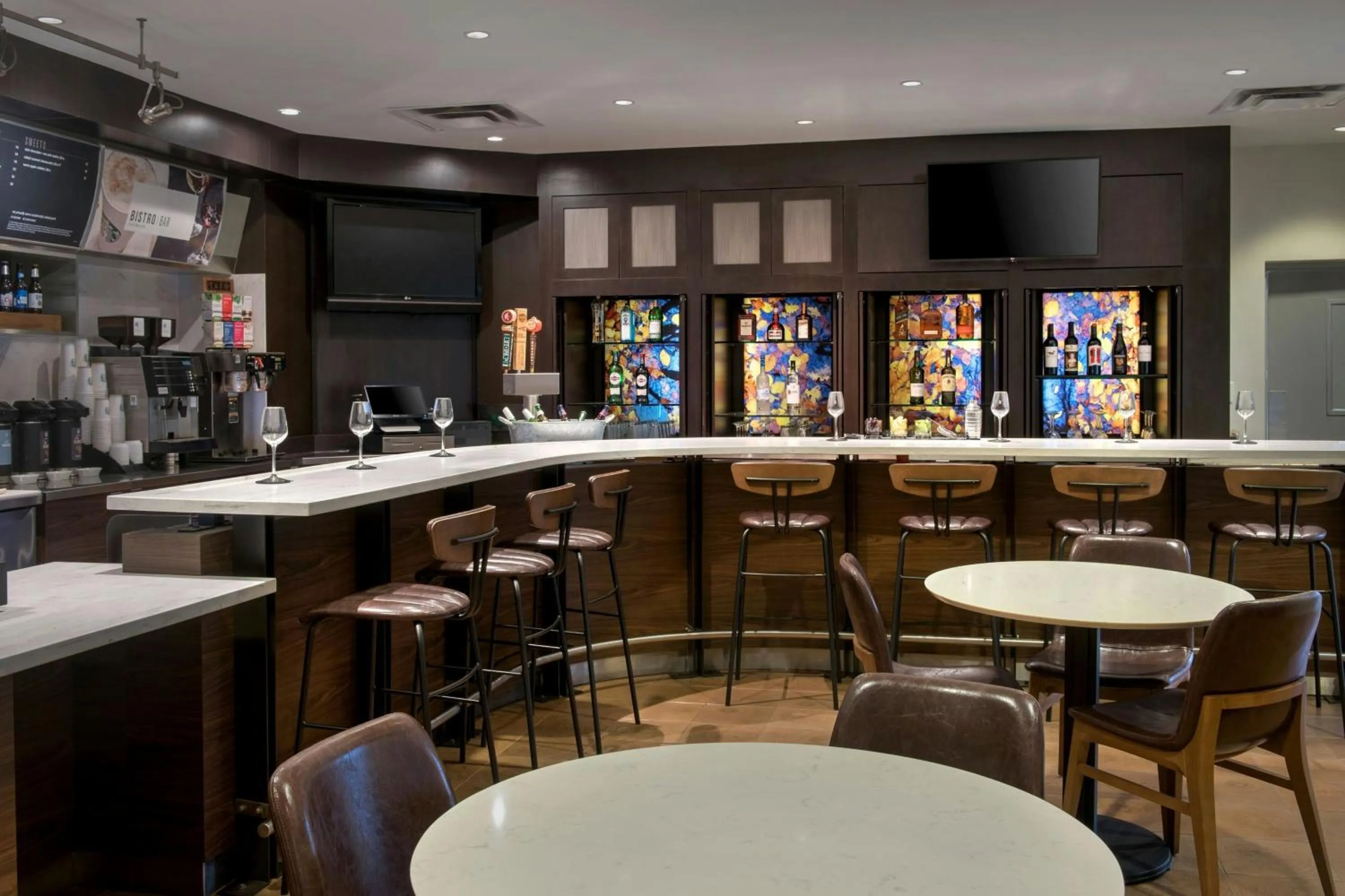 Lounge or bar in Courtyard by Marriott Basking Ridge