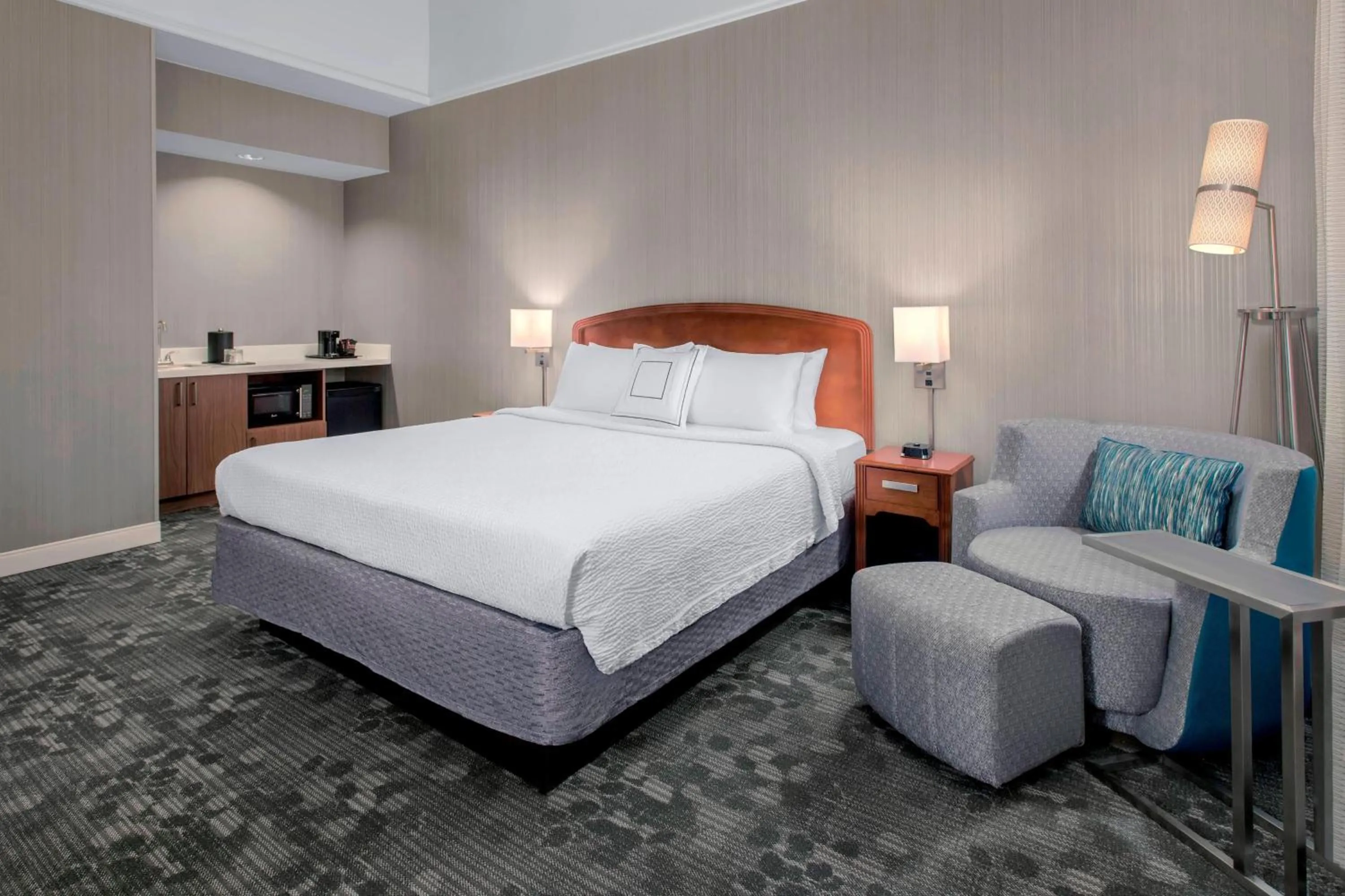 Bedroom, Bed in Courtyard by Marriott Basking Ridge