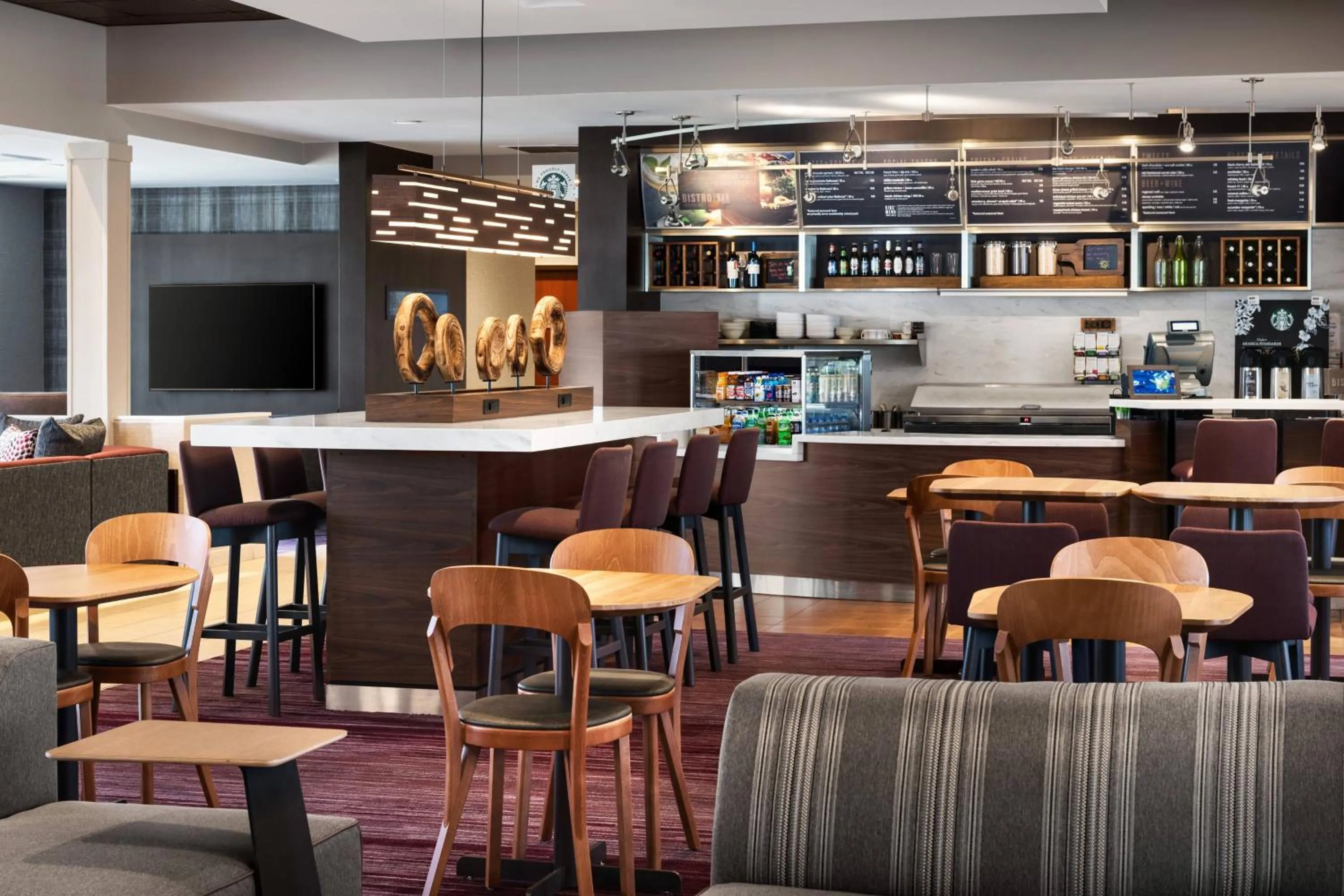 Restaurant/places to eat in Courtyard Syracuse Carrier Circle