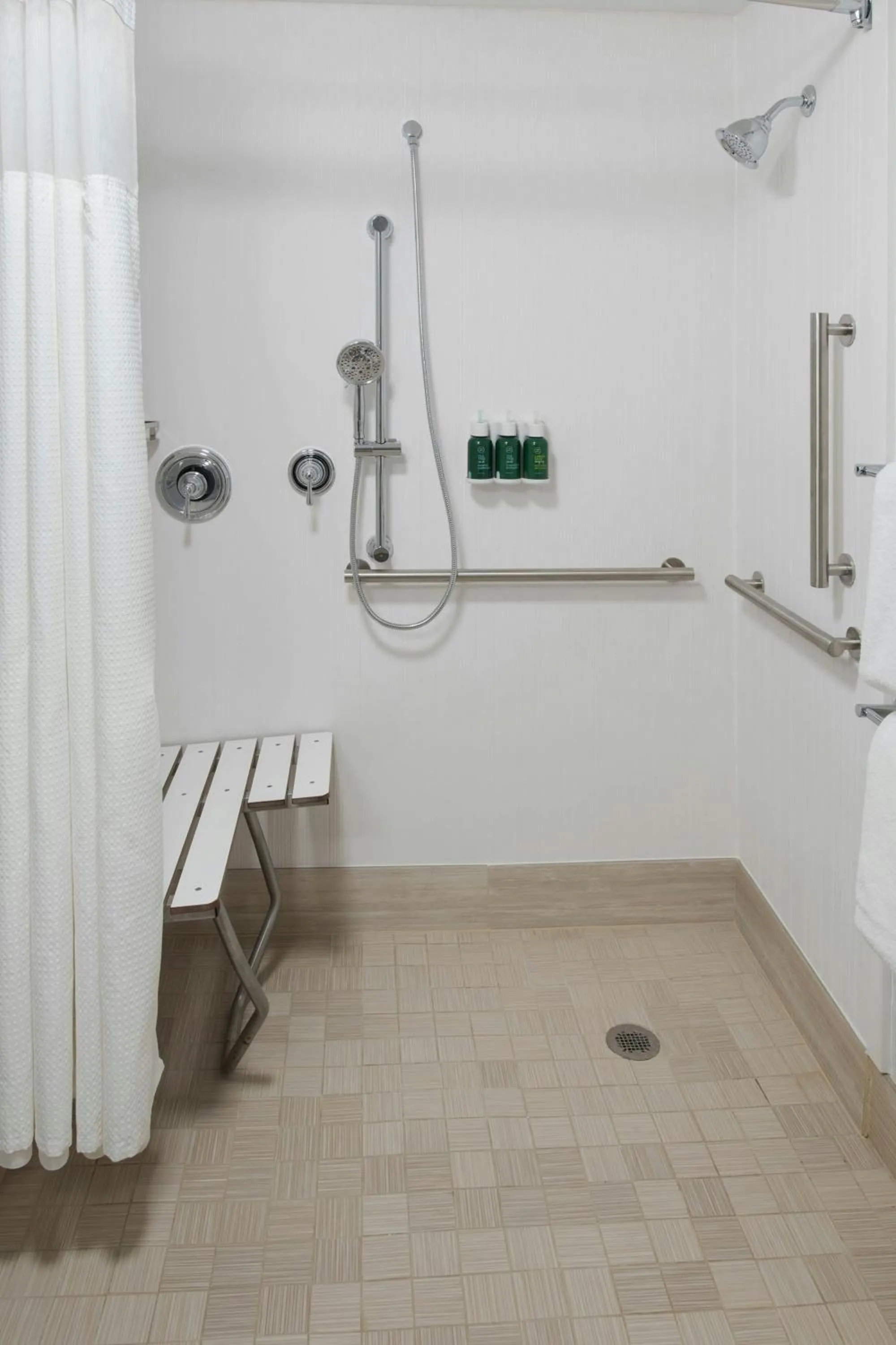 Bathroom in Courtyard Syracuse Carrier Circle