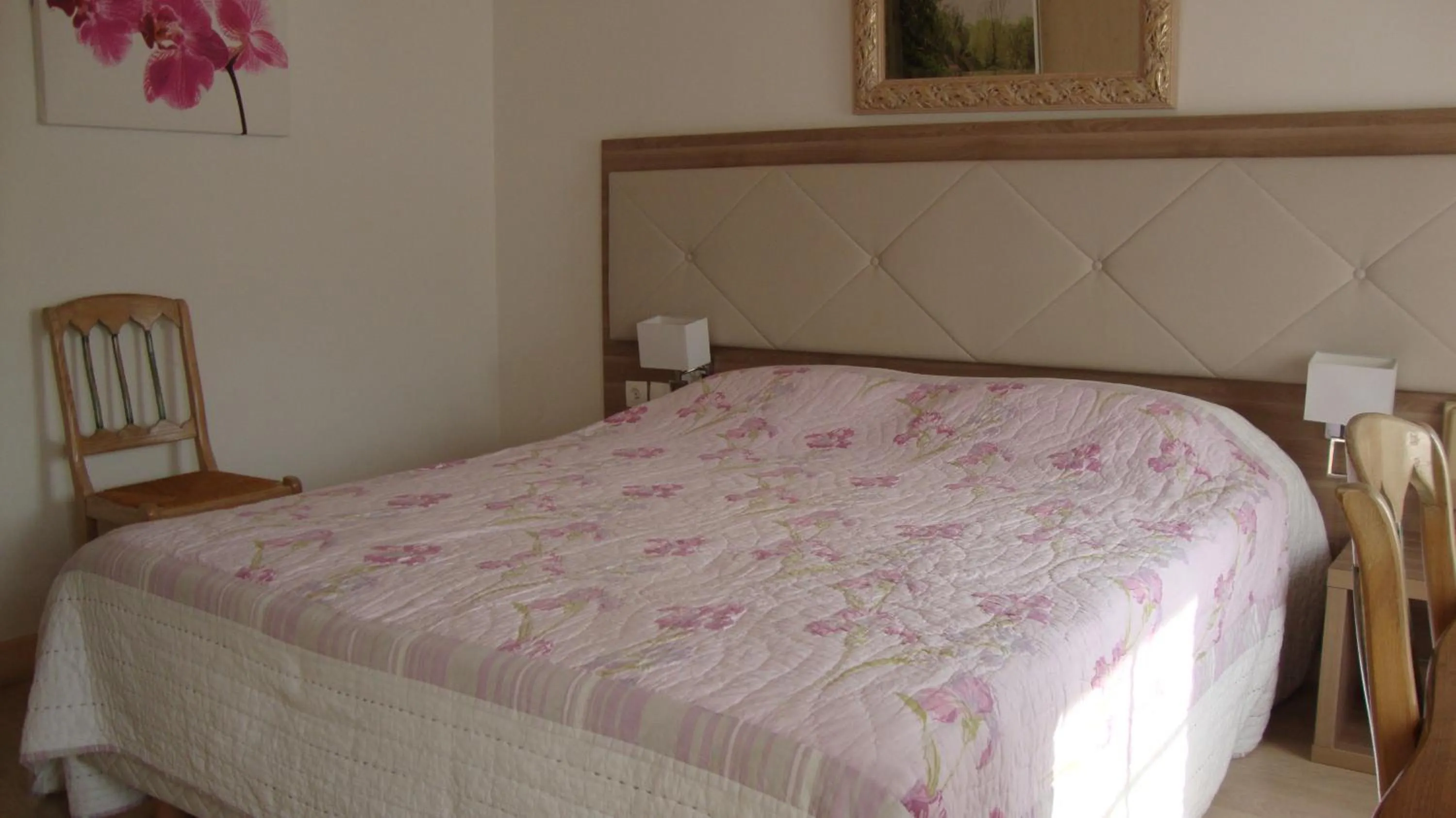 Bed in Hotel Pikassaria