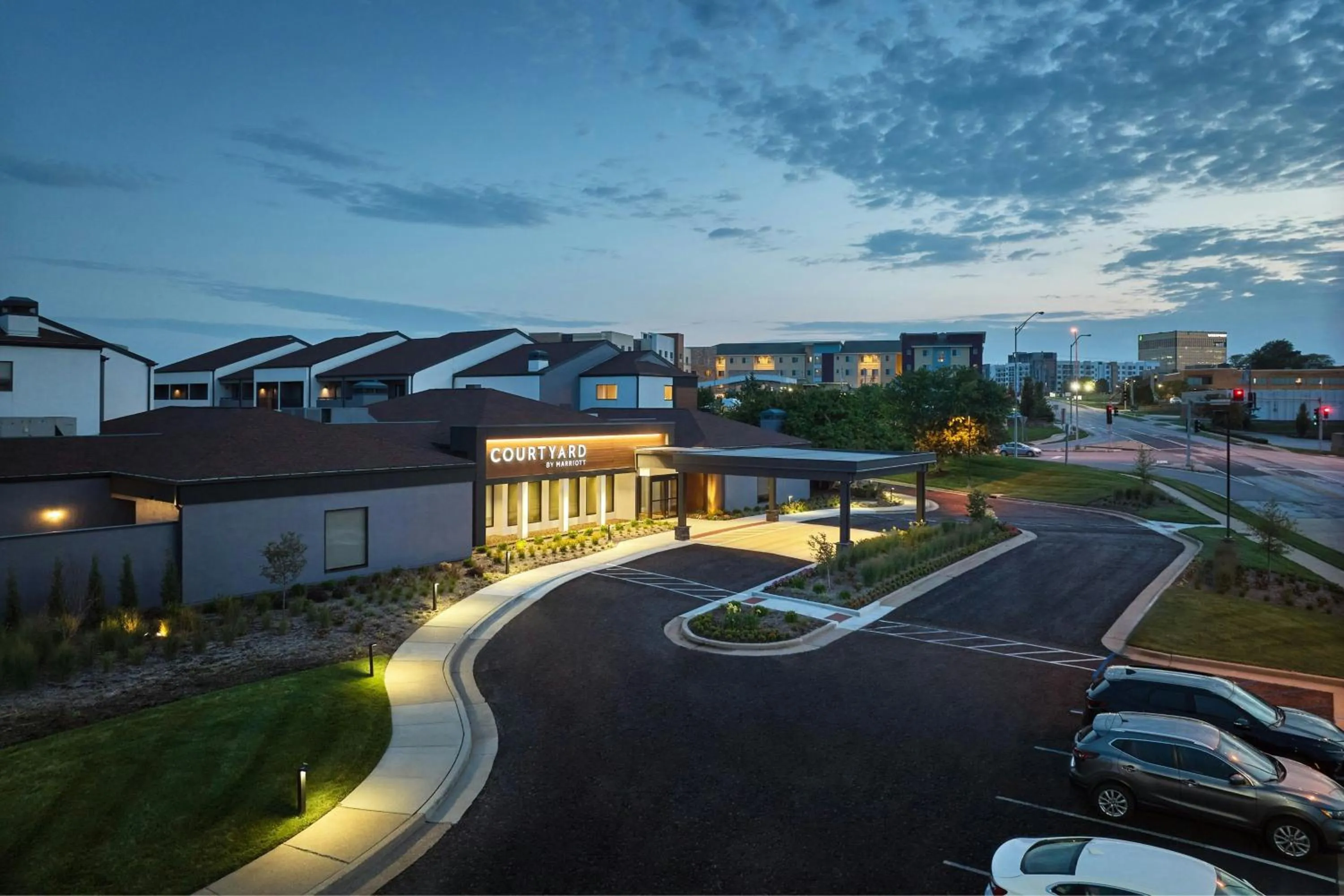 Property building in Courtyard St. Louis Westport Plaza