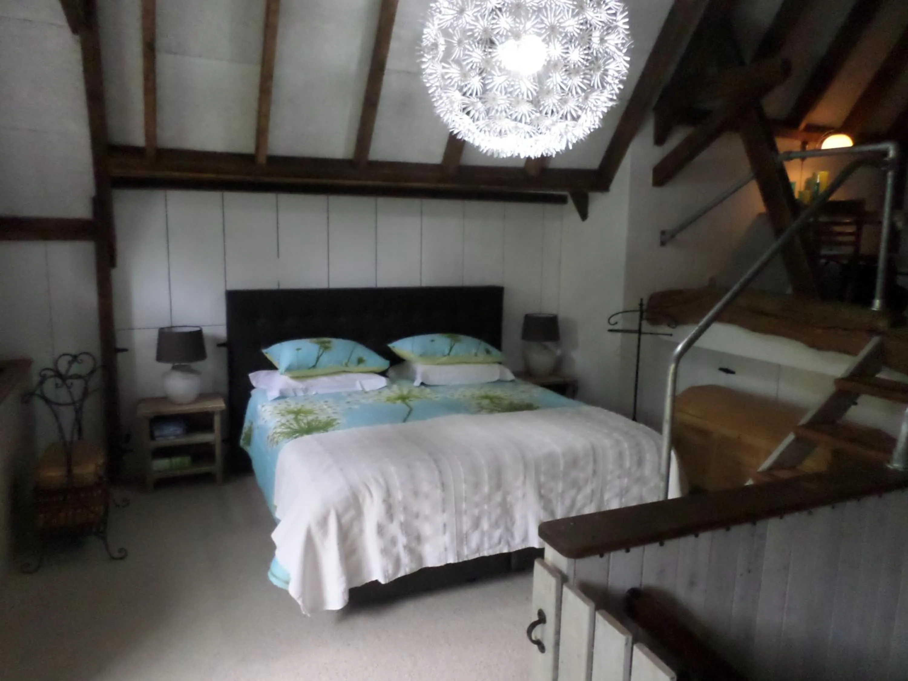 Bed in B & B De Pimpelmees