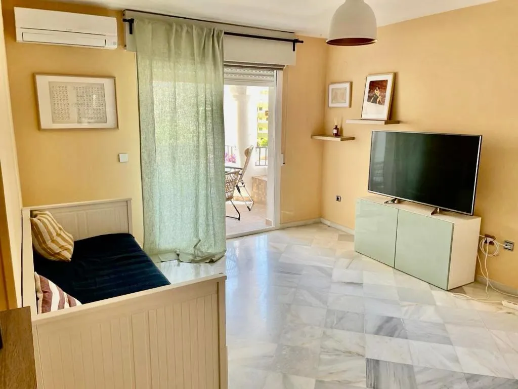 Apartamento con vista al mar a 3 minutos de la playa! Spacious Beach Apartment 3 min to the beach