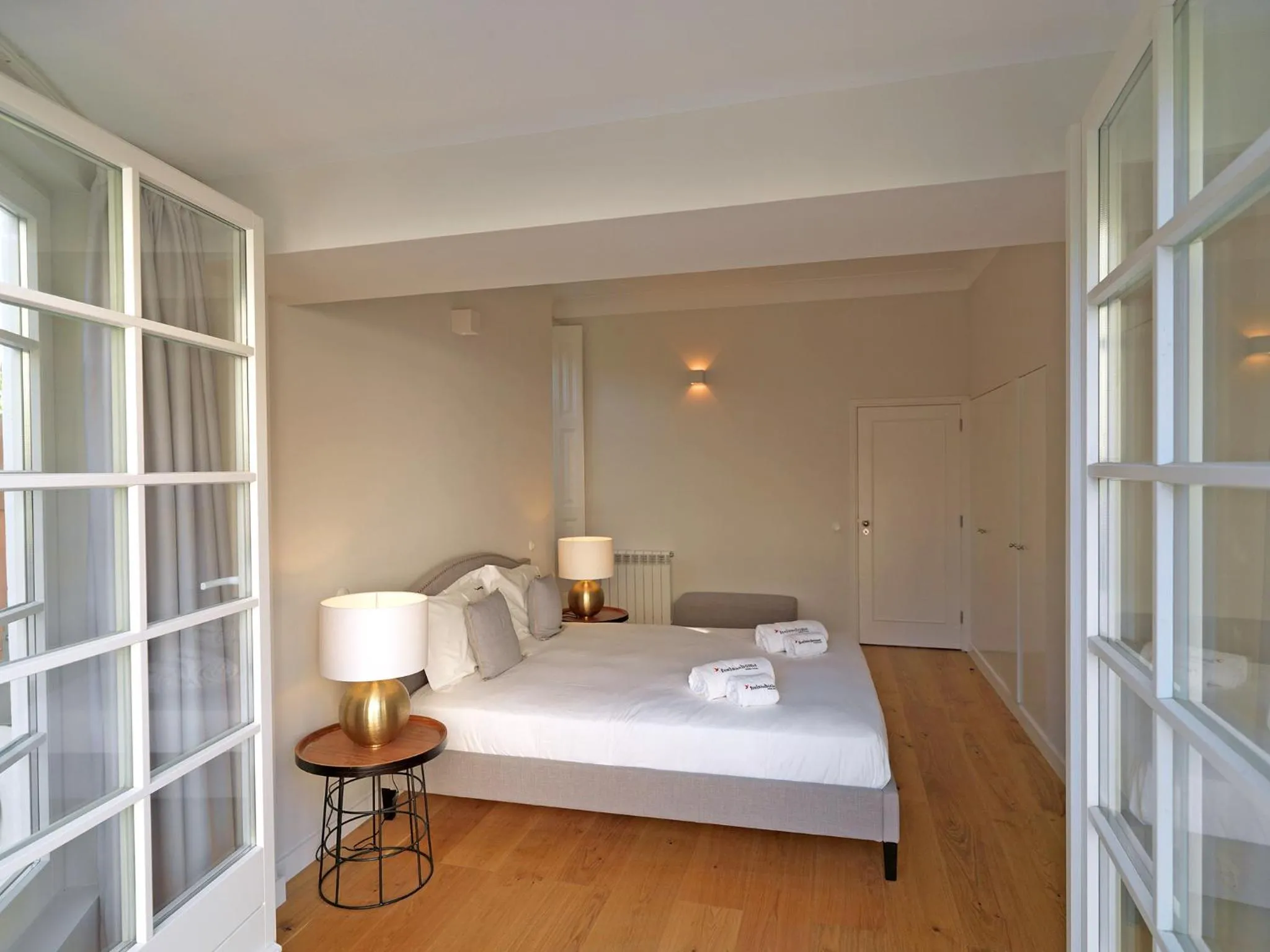 Bed in FLH Seaside Luxury House in Porto