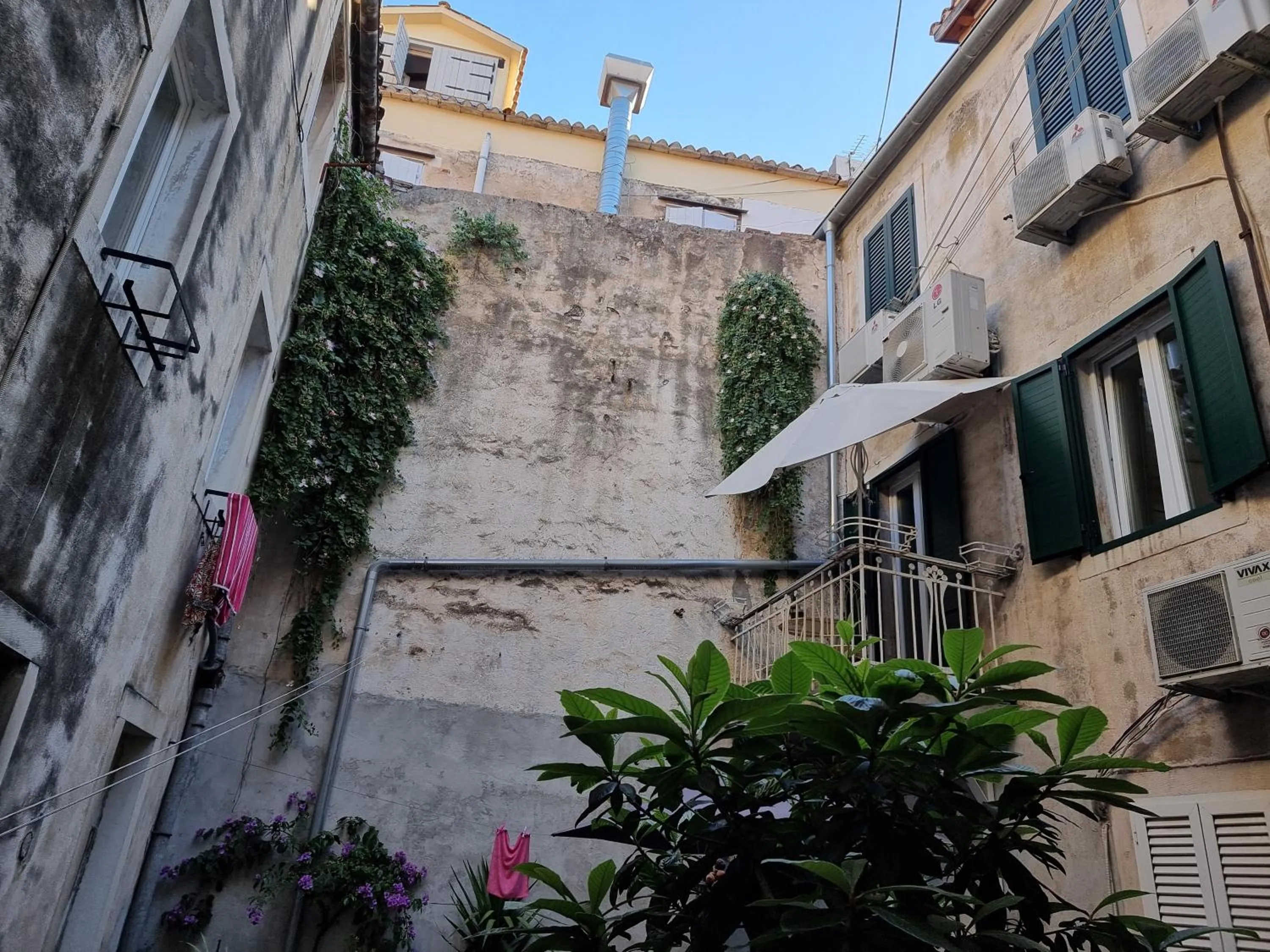 Inner courtyard view in Malena Palace Experience
