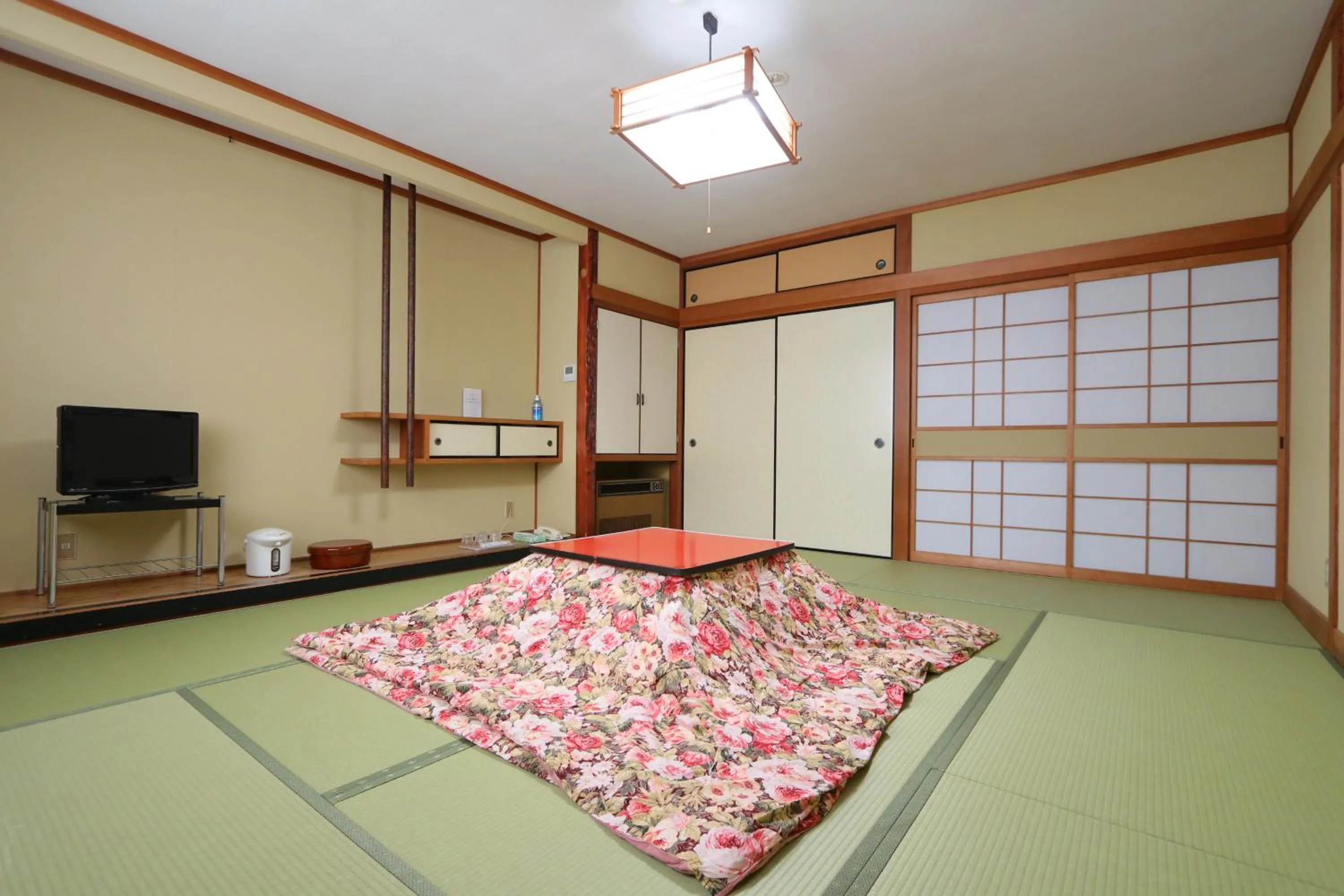 Photo of the whole room in Ryokan Nakaya
