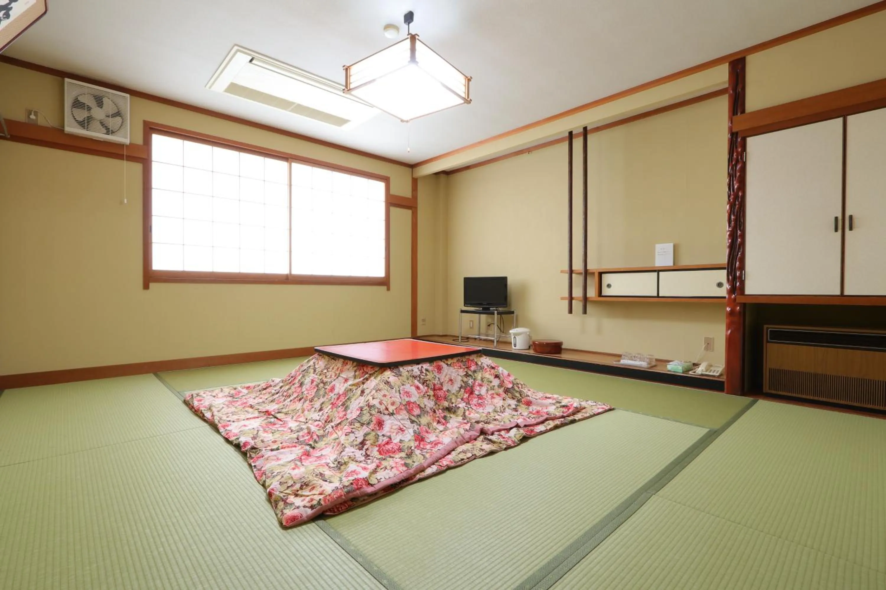 Photo of the whole room in Ryokan Nakaya