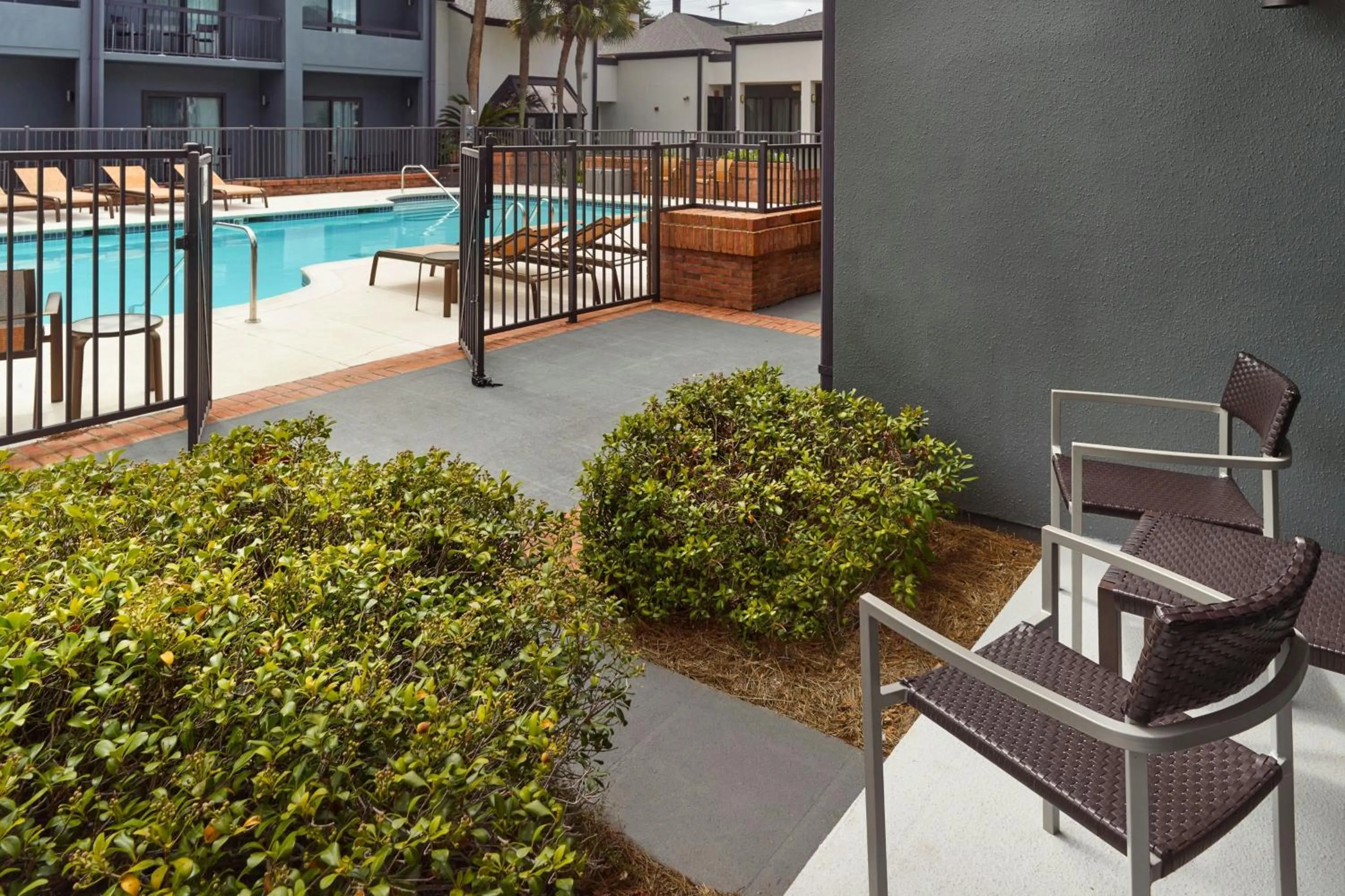 Swimming pool in Courtyard by Marriott Tallahassee Downtown/Capital