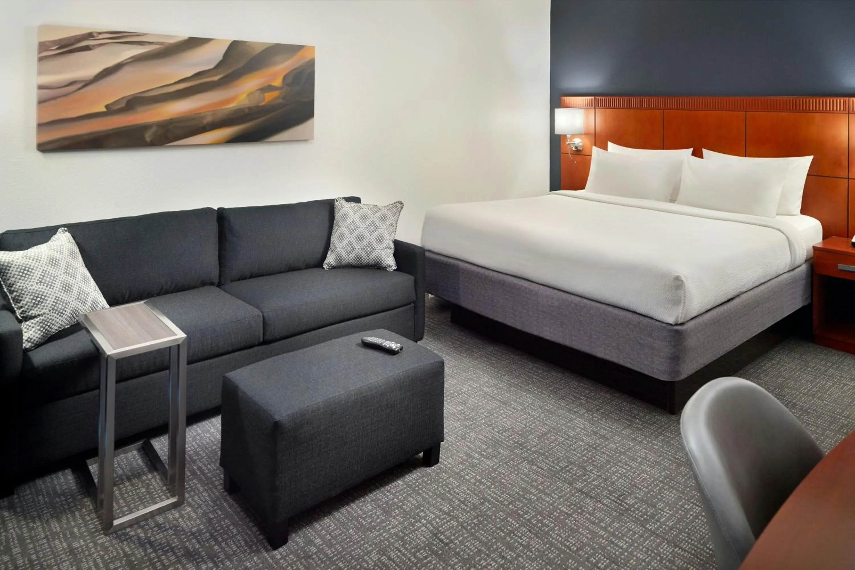 Photo of the whole room, Bed in Courtyard by Marriott Tallahassee Downtown/Capital