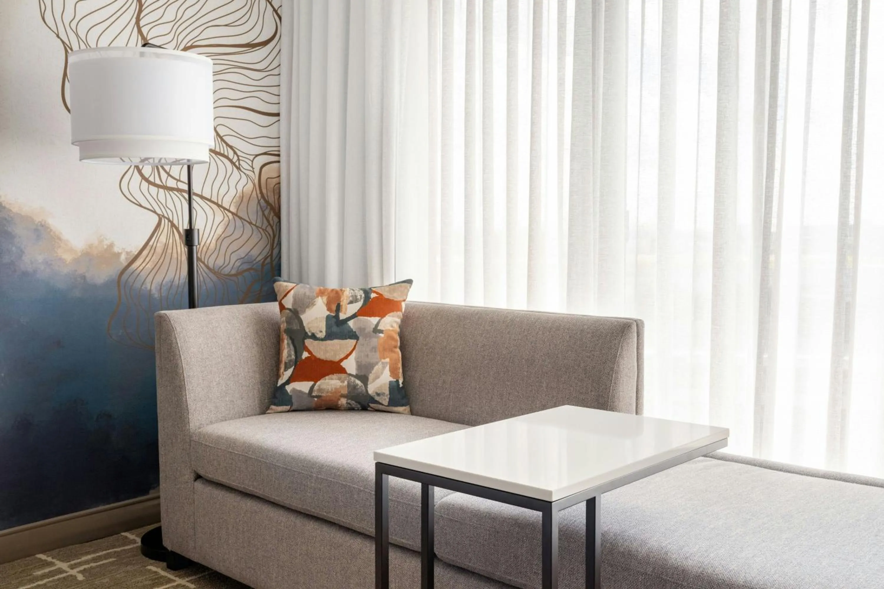 Photo of the whole room in Tampa Airport Marriott