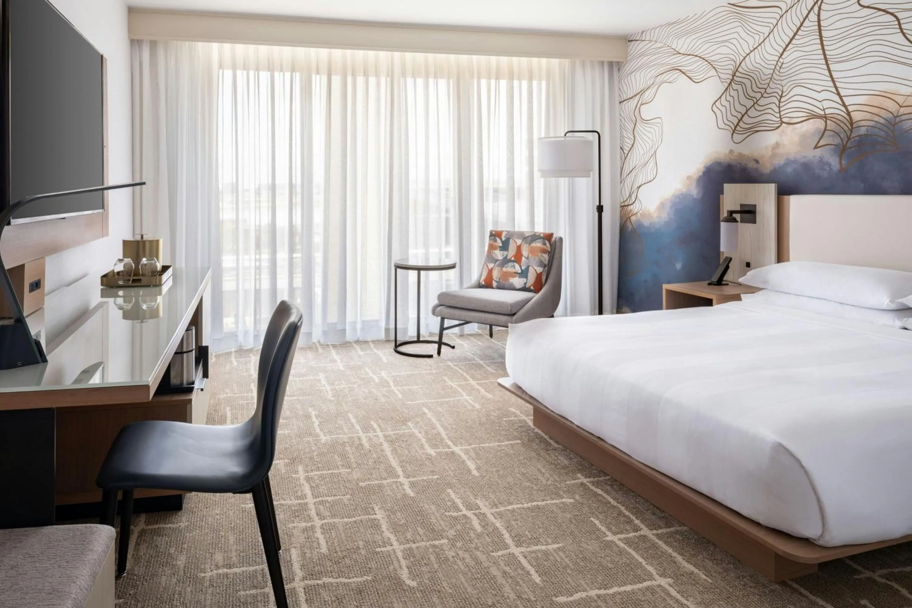 Photo of the whole room, Bed in Tampa Airport Marriott